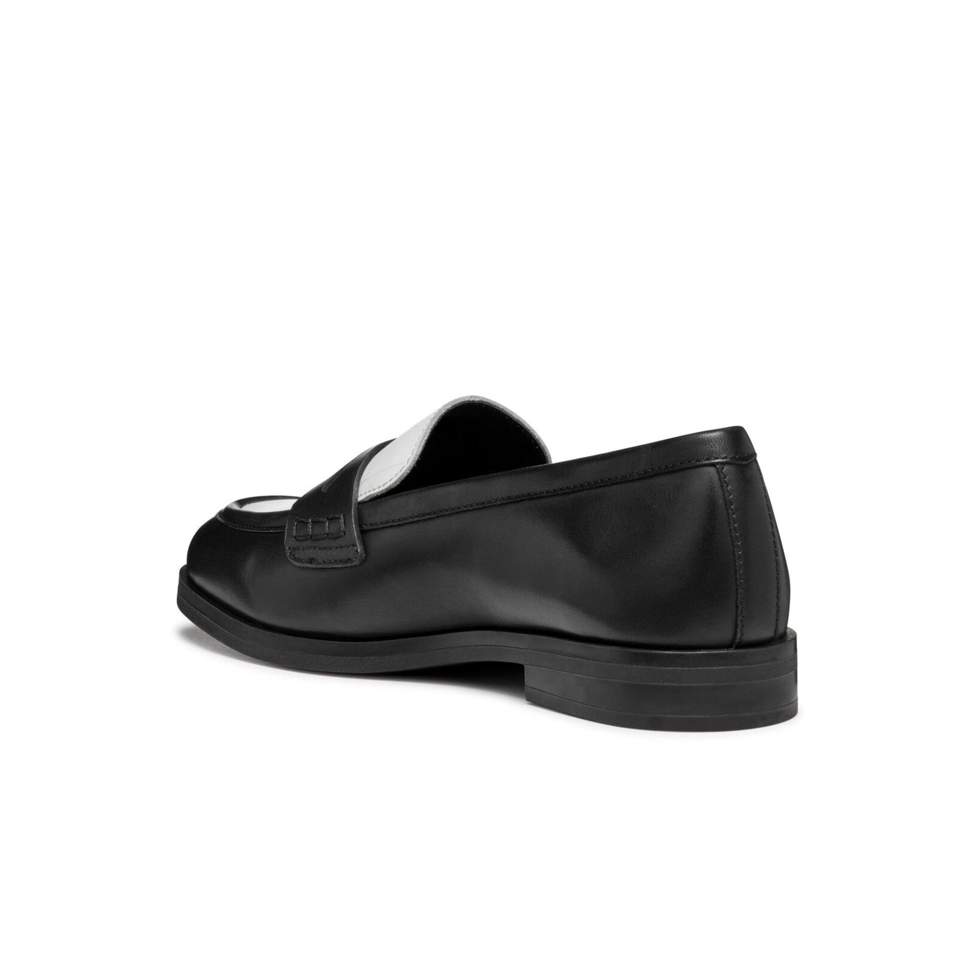 Geox Cloridie Moccassins D46XGA_00043 in Black/White