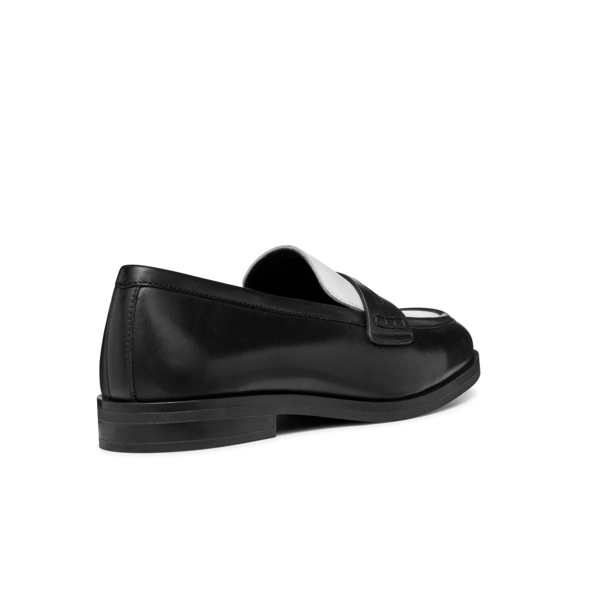 Geox Cloridie Moccassins D46XGA_00043 in Black/White