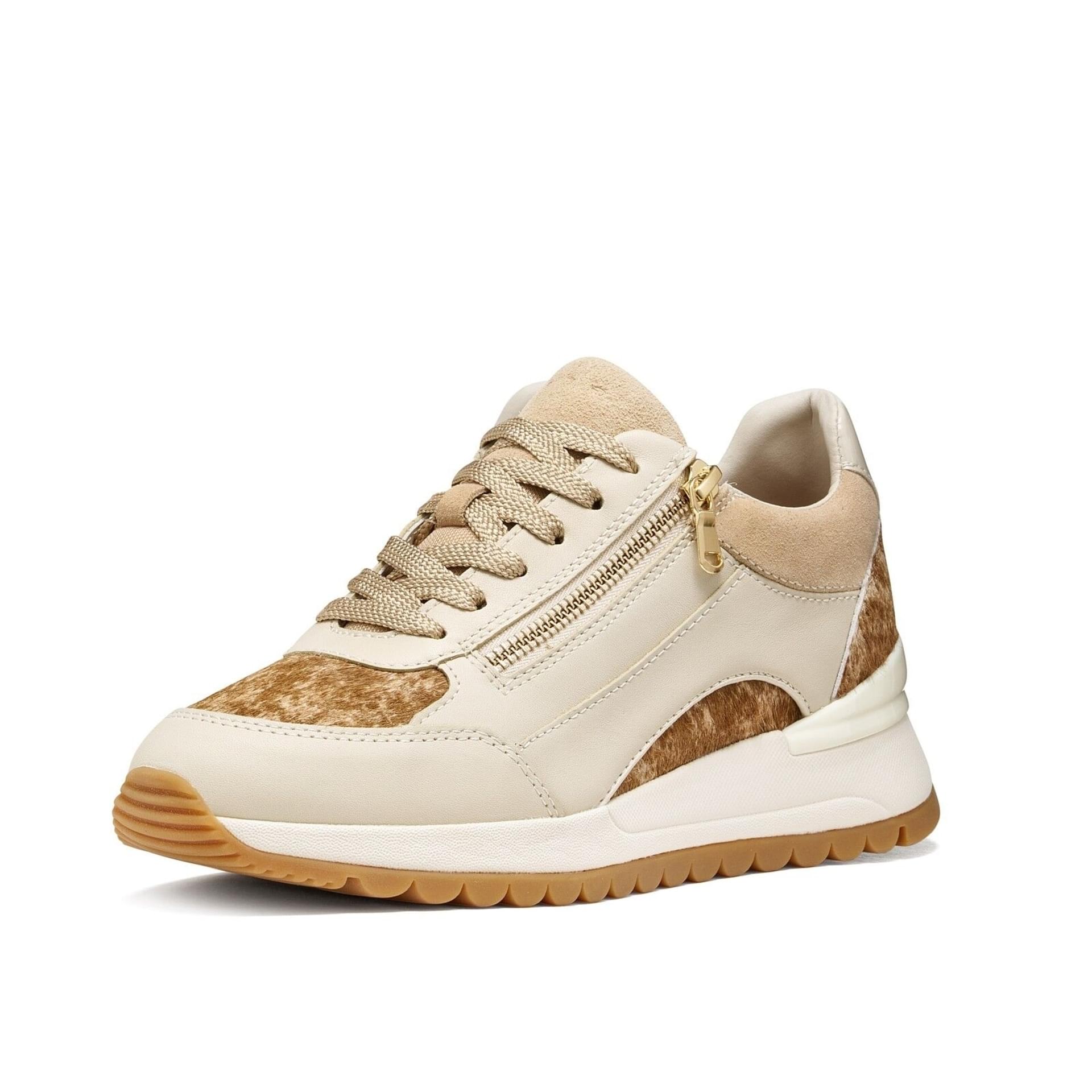 Geox Desya Sneakers in Papyrus, driekwartaanzicht (SKU D6600A_085QS--C1122)