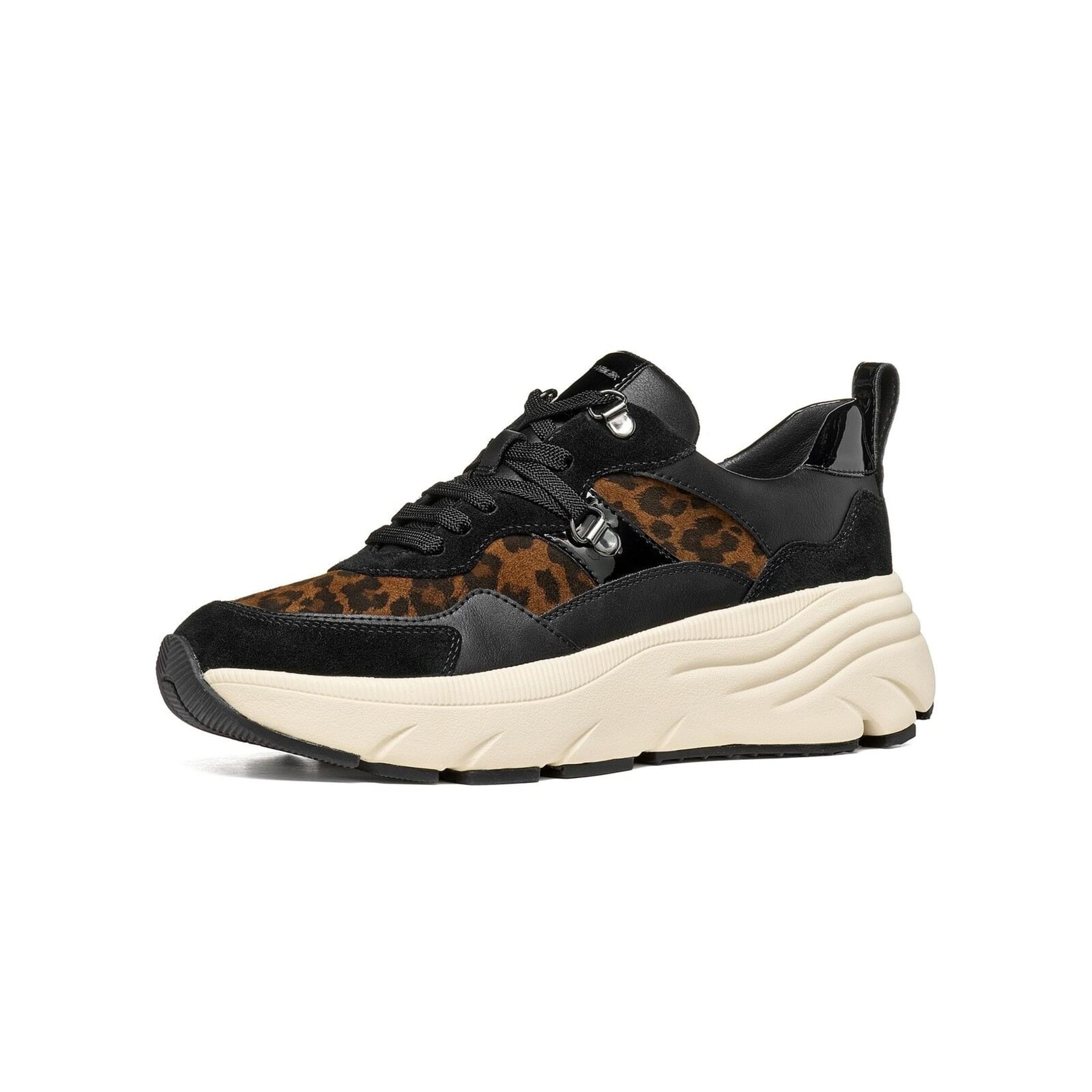 Geox Diamanta Sneakers leer in Nut/Black, driekwartaanzicht (SKU D36UFE_0NX22--CM69B)