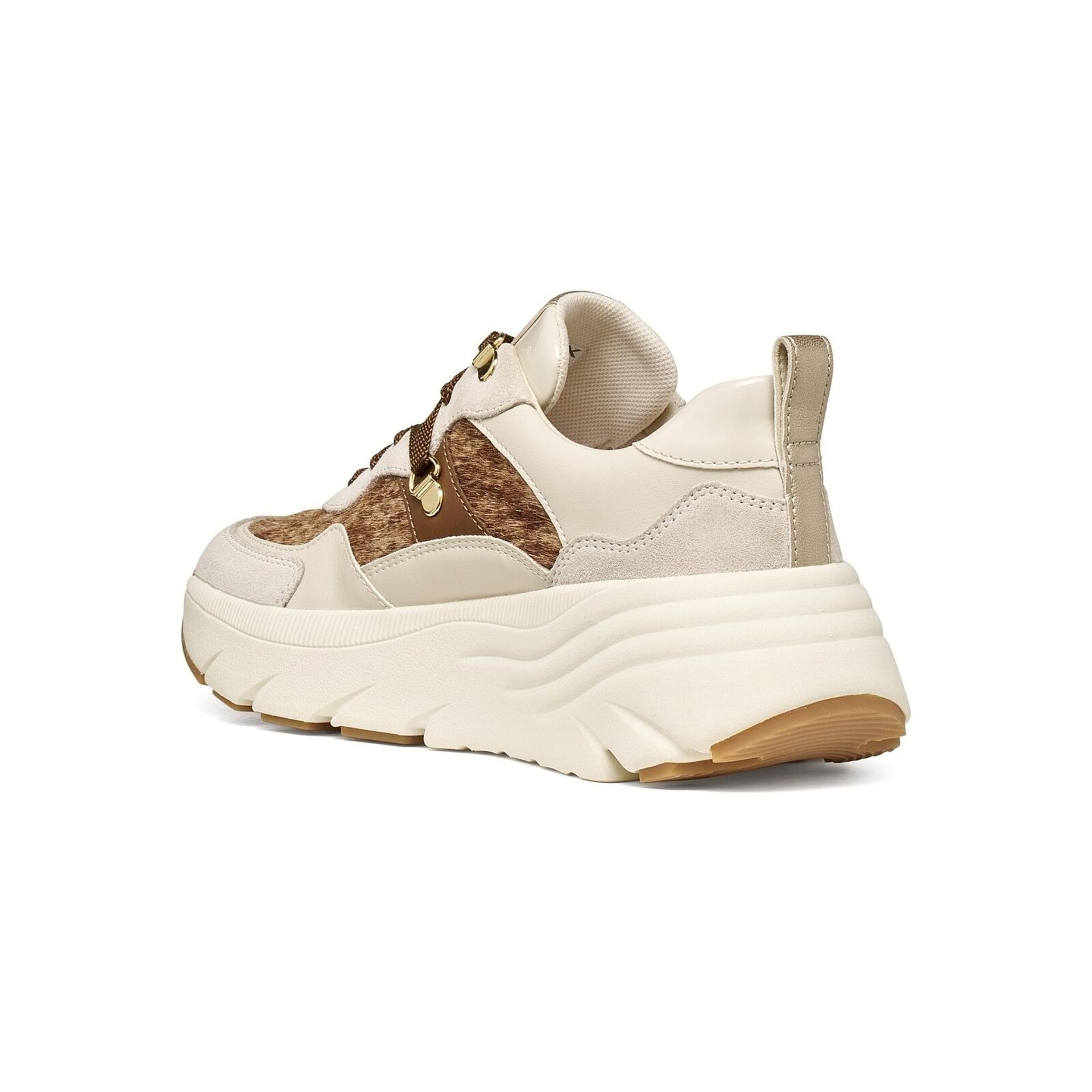 Geox Diamanta Sneakers in Papyrus/Light Sand, angled view (SKU D36UFE_0QS22--C1S5V)