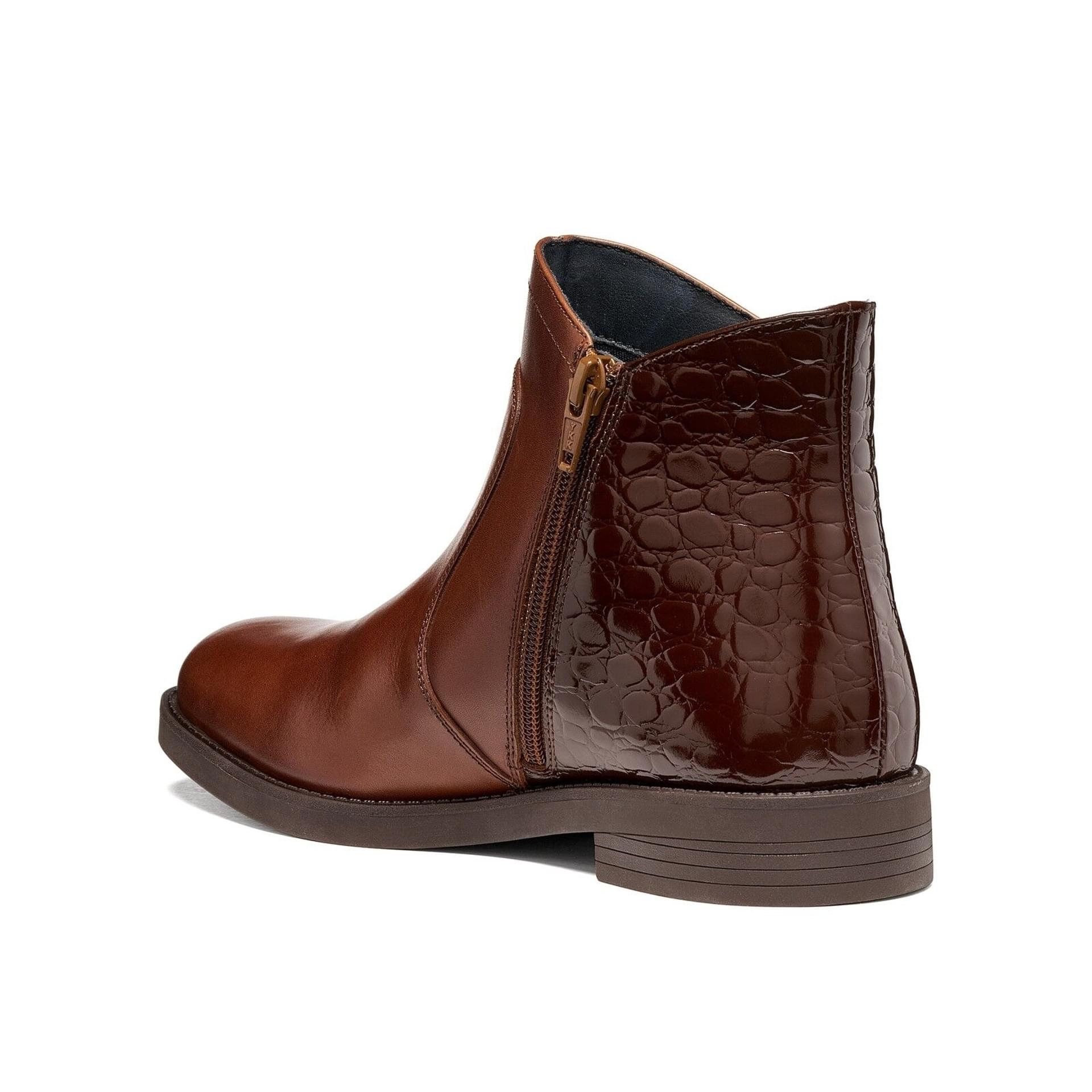 Geox Esmeena Enkellaarsjes leer in Brown, hoekaanzicht (SKU D6811A_04340--C0013)
