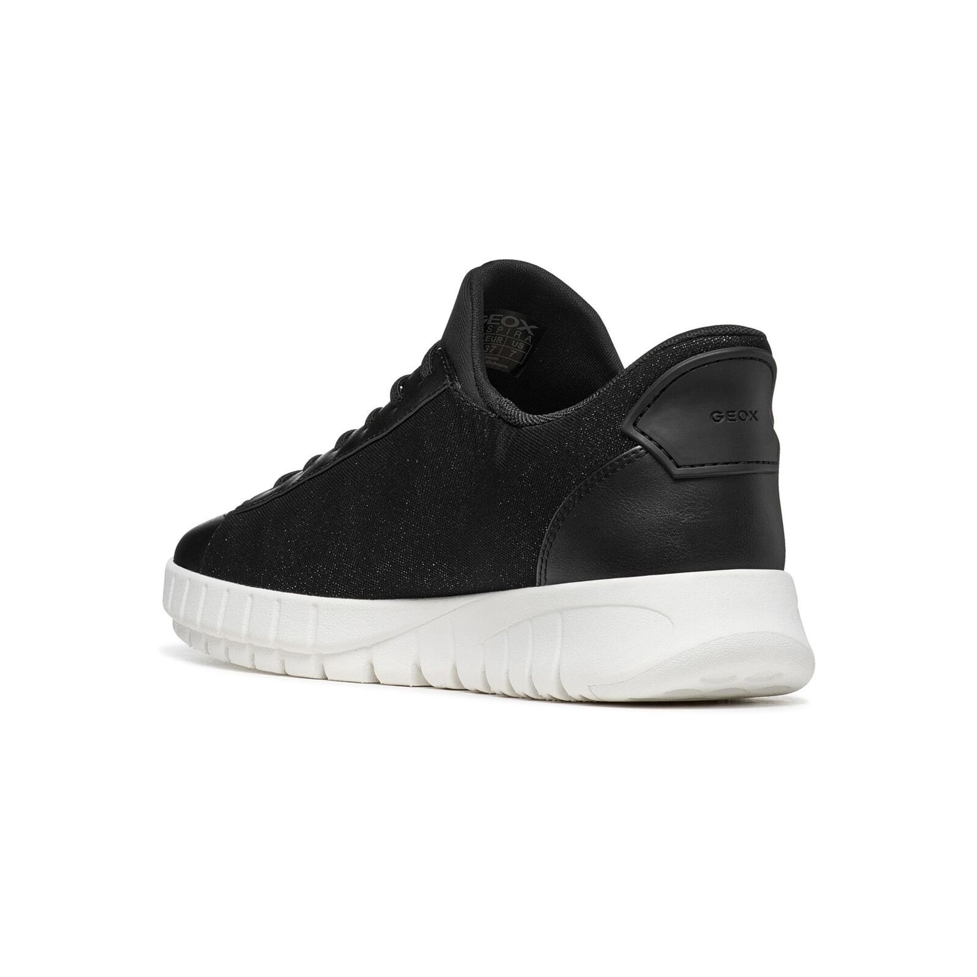 Geox Flextride Plus Baskets in Black, vue en angle (SKU D657SB_0AS54--C9999)