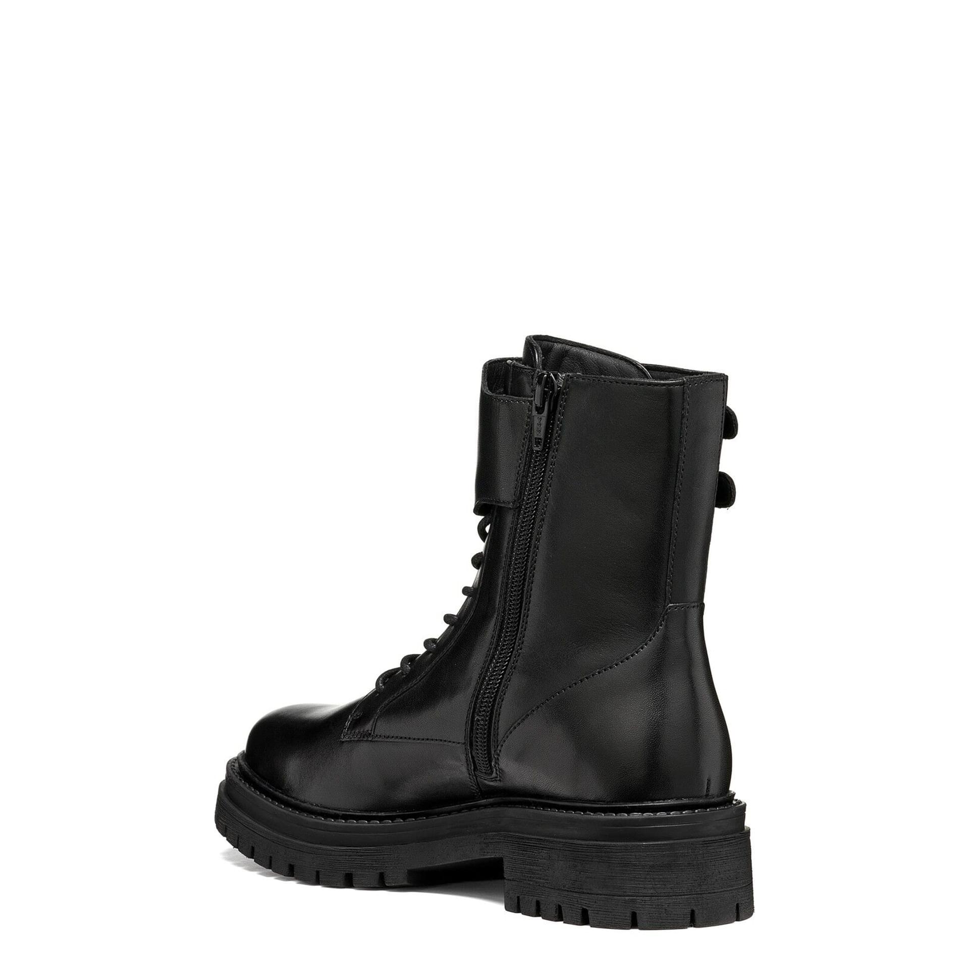 Geox Iridea Enkellaarsjes leer in Black, hoekaanzicht (SKU D66HRE_00043--C9999)