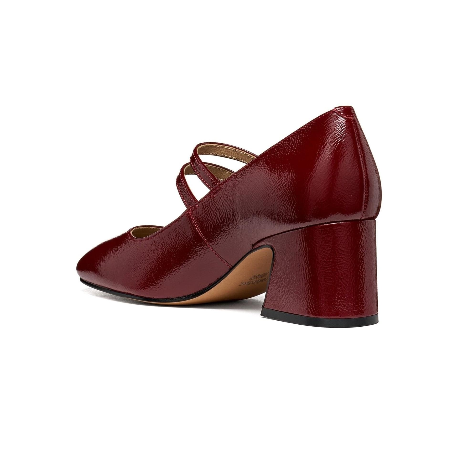 Geox Kalidine Hakken leer in Dark Burgundy, hoekaanzicht (SKU D680ZA_00067--C7357)
