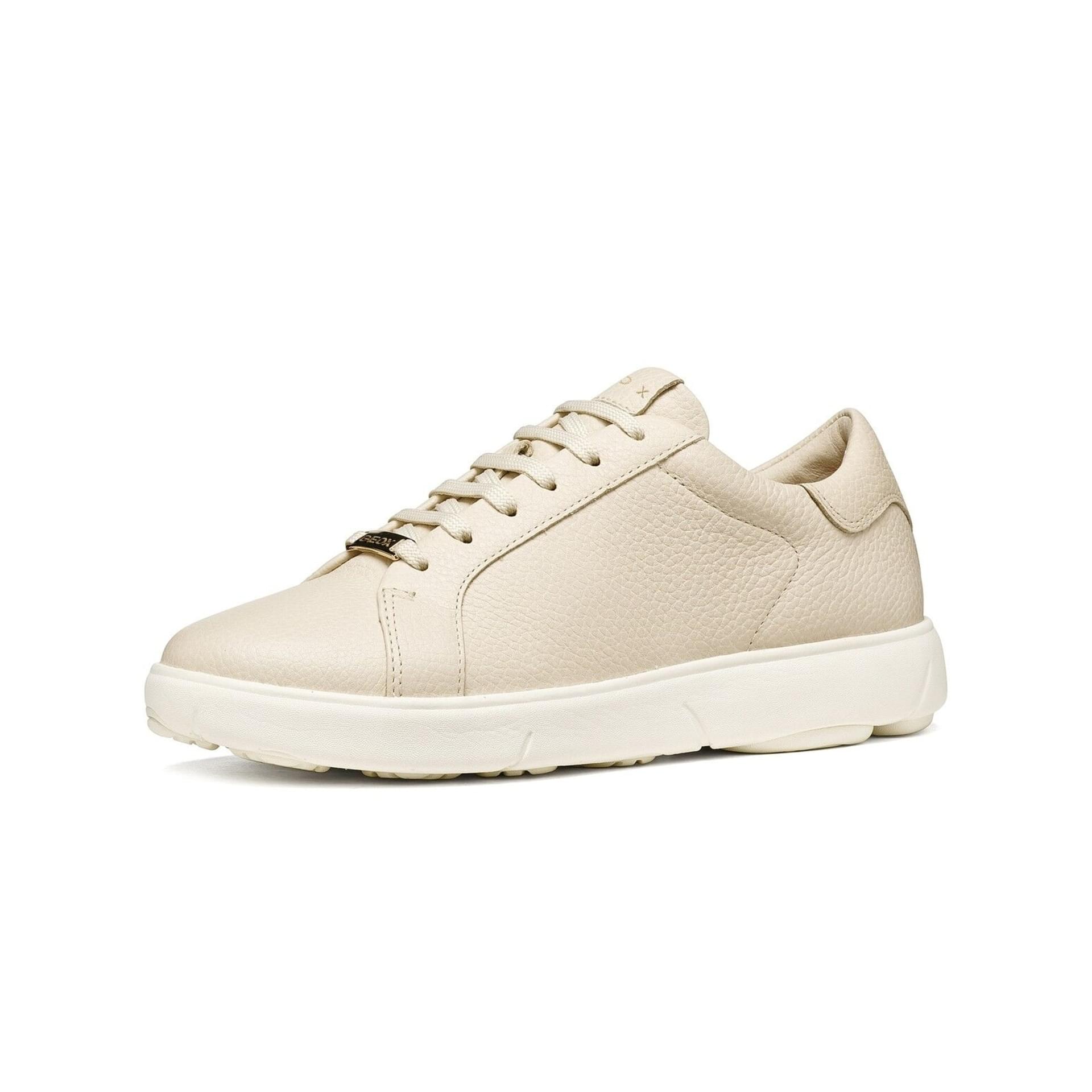 Geox Nebula 2.0 C Sneakers leather in Papyrus, three-quarter view (SKU D663TA_00046--C1122)