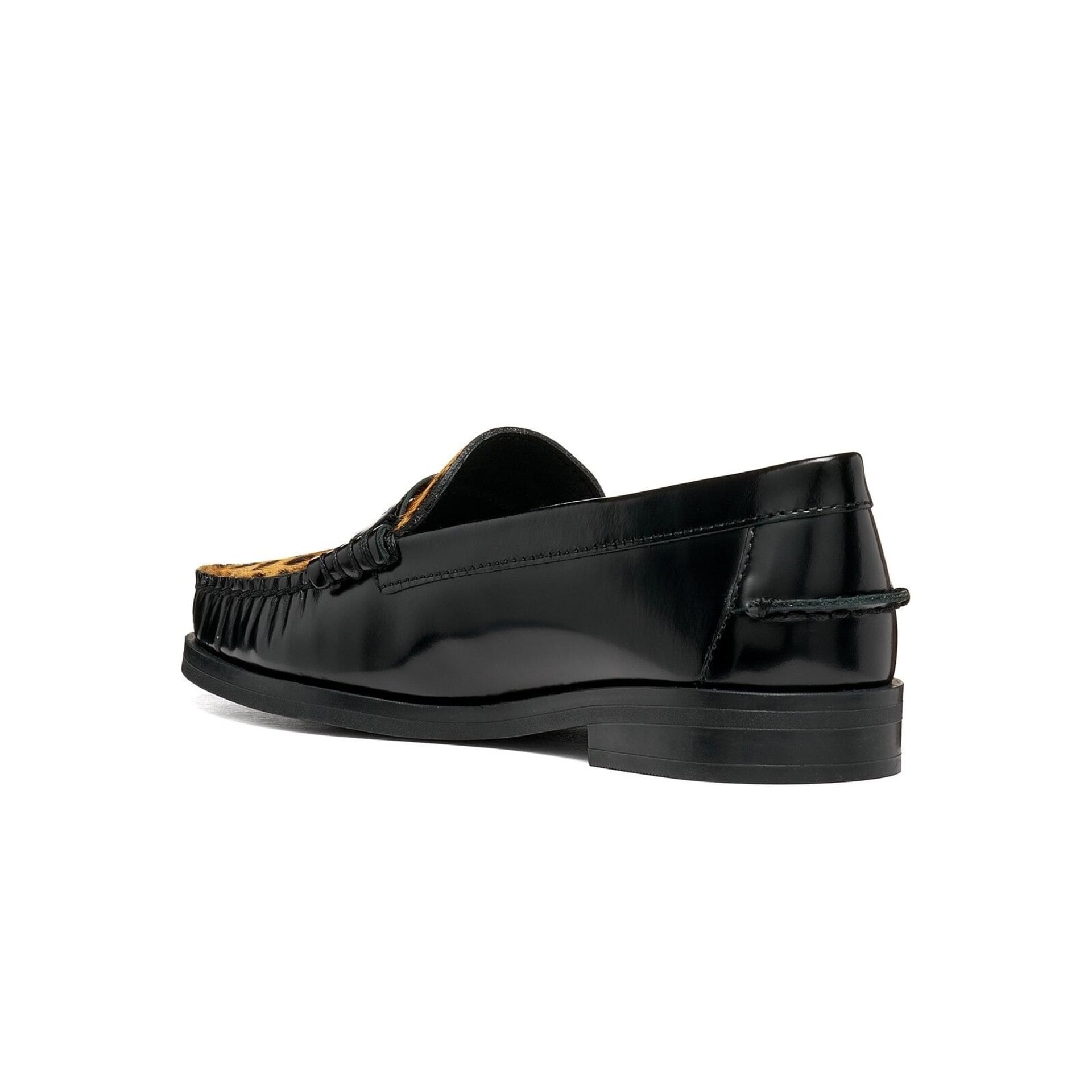Geox Noemen Mocassins in Black/Cognac, hoekaanzicht (SKU D680XA_038QS--C9209)