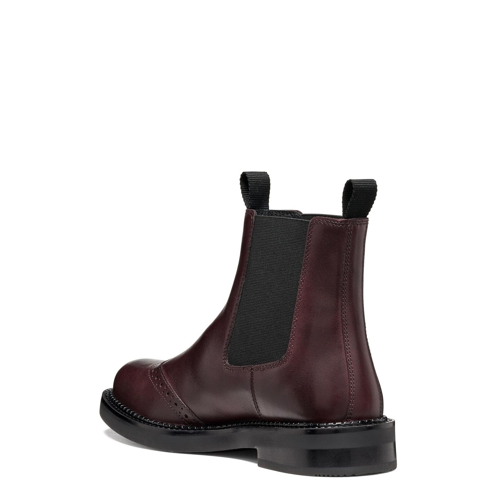 Geox Serilda Enkellaarsjes leer in Dark Burgundy, hoekaanzicht (SKU D56WYC_00043--C7357)