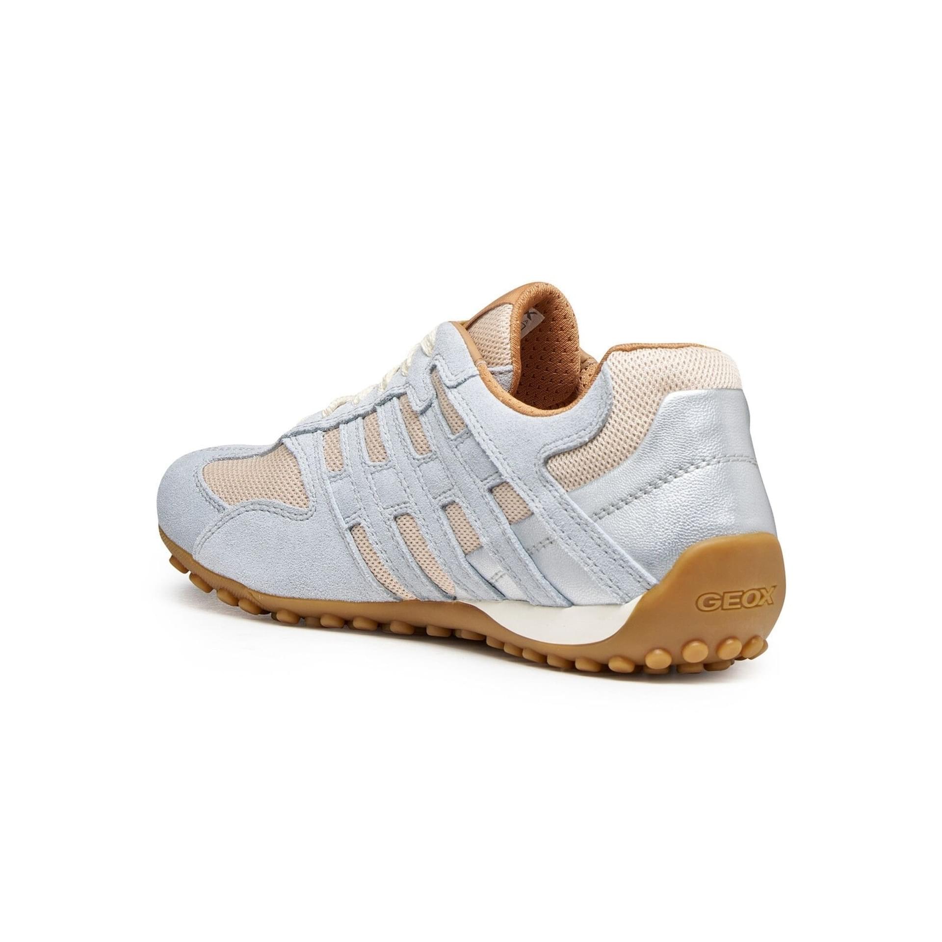 Geox Snake Original Sneakers in Papyrus/Crystal, vue en angle (SKU D65B0A_01422--C1S0B)