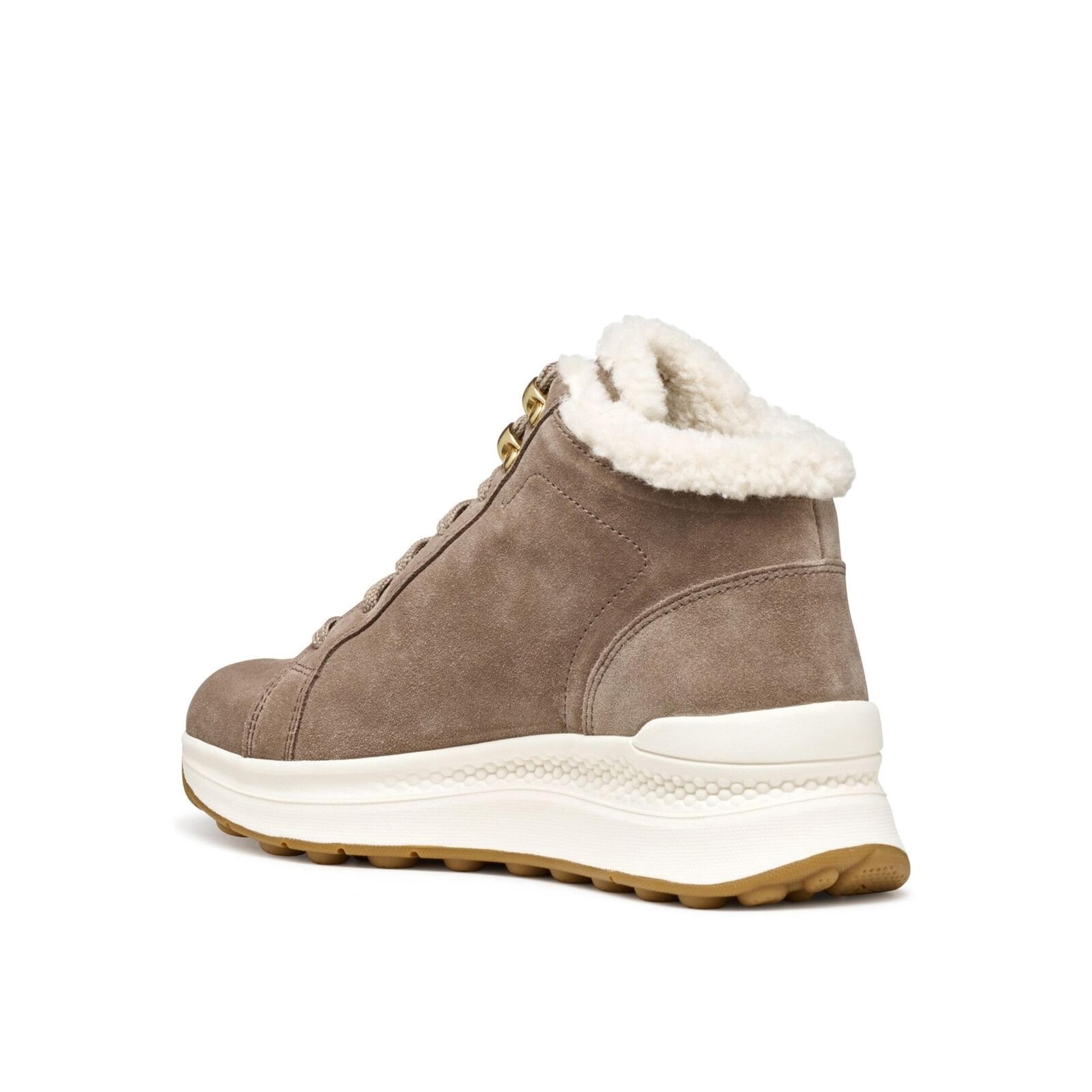 Geox Spherica Actif X2 Sneakers D56WPA_00022 in Taupe
