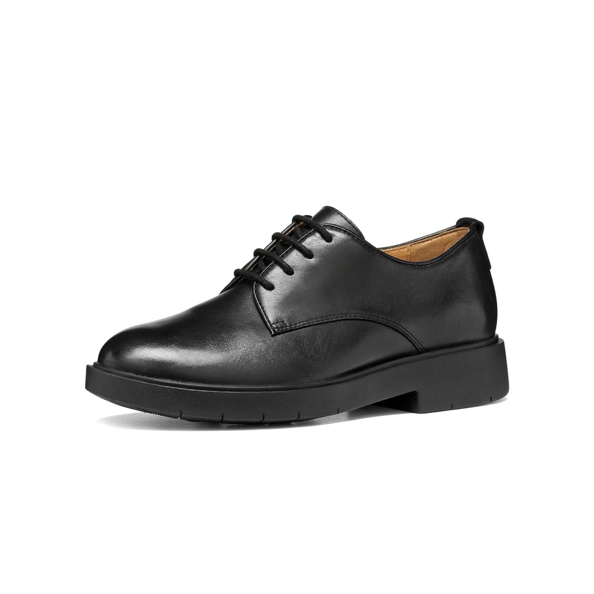 Geox Spherica Ec1 B Lace leather in Black, three-quarter view (SKU D66DKE_00043--C9999)