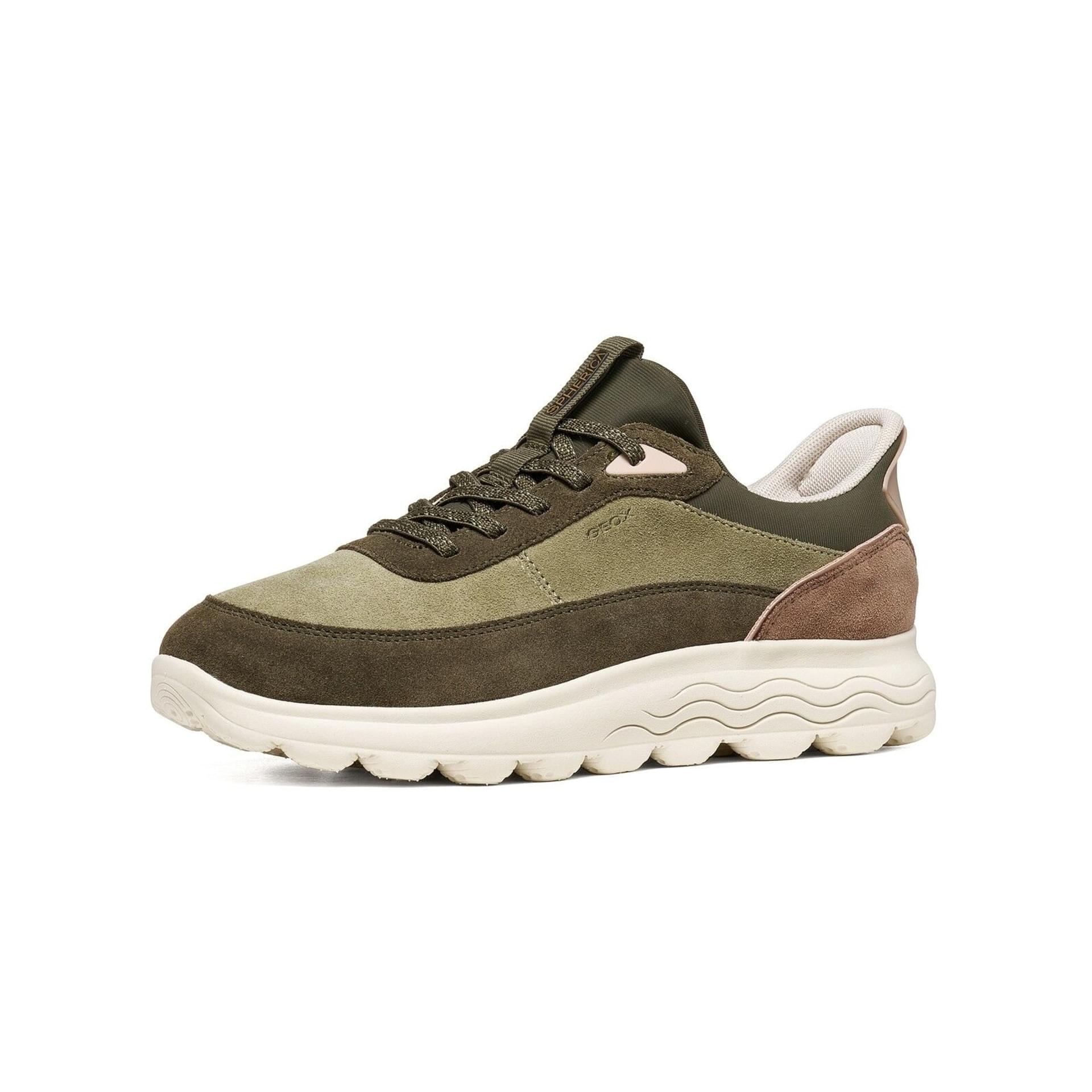 Geox Spherica Plus Baskets cuir in Sage/Military, vue trois-quarts (SKU D567MB_00022--C3064)