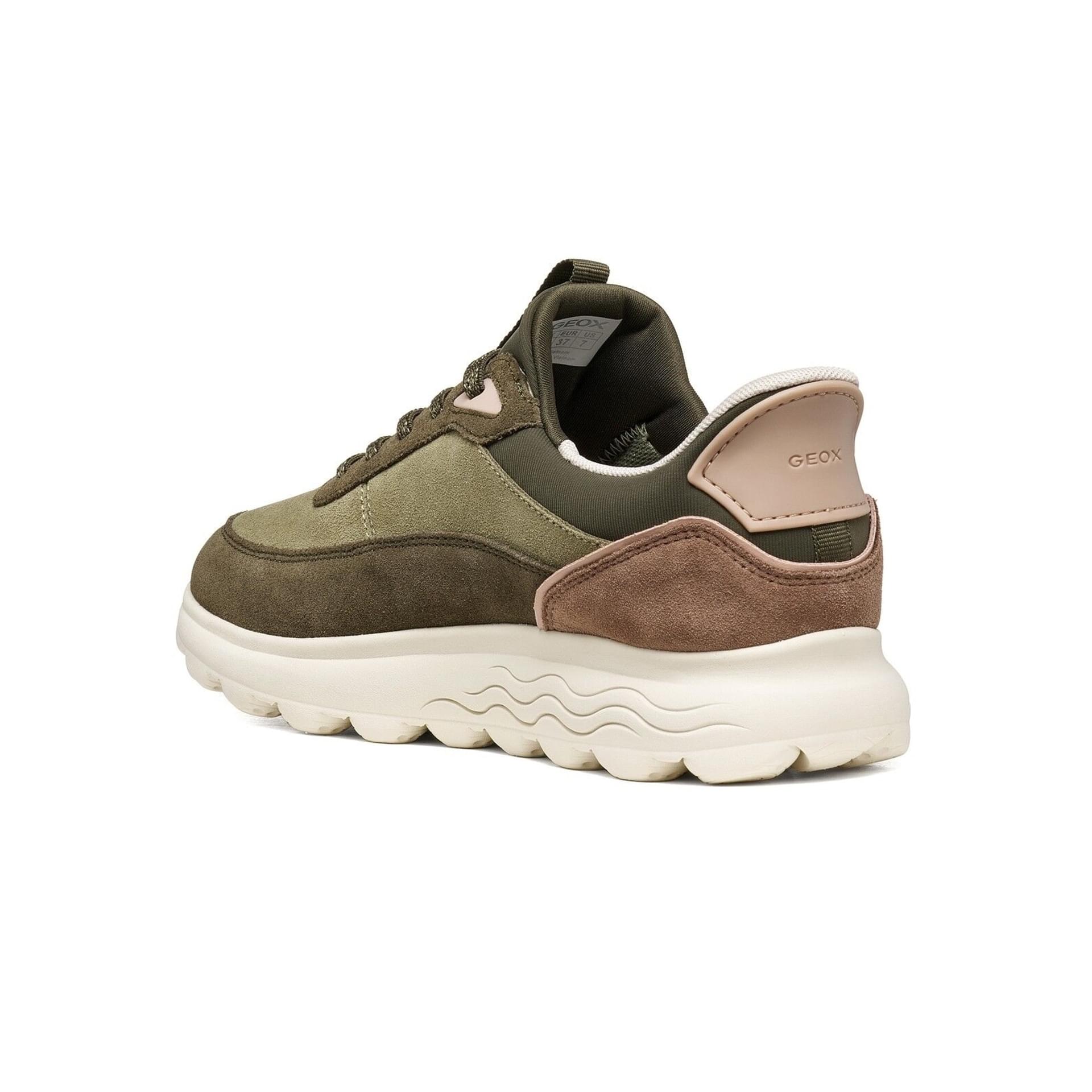 Geox Spherica Plus Sneakers in Sage/Military, hoekaanzicht (SKU D567MB_00022--C3064)