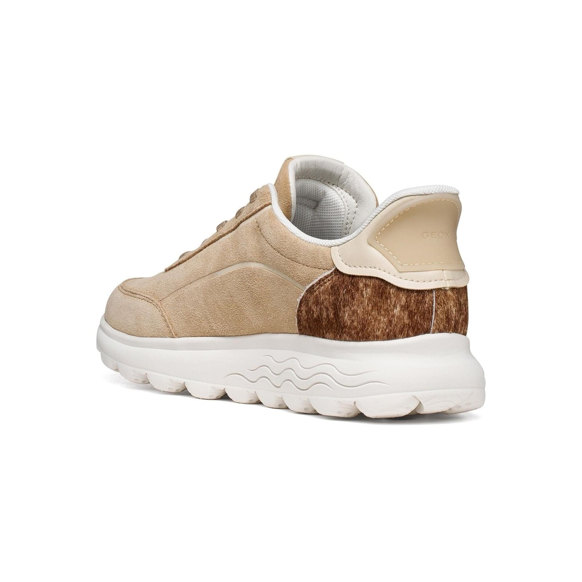 Geox Spherica Plus Sneakers in Natural/Beige, hoekaanzicht (SKU D657MA_022QS--C5W5A)