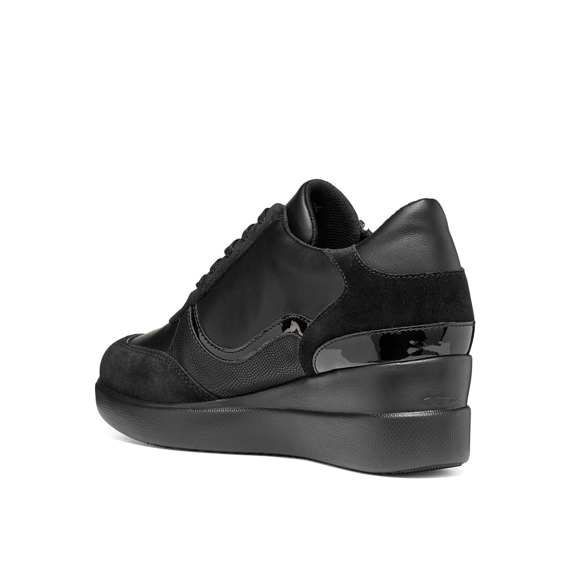 Geox Stardust Sneakers in Black, hoekaanzicht (SKU D6630B_05422--C9999)