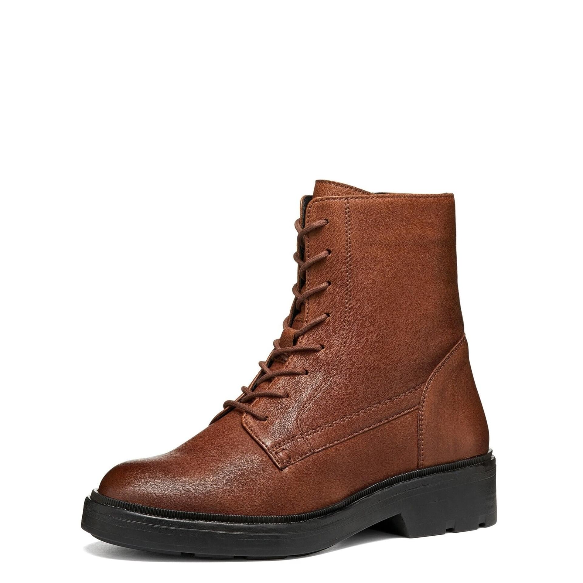 Geox Swelen Enkellaarsjes leer in Dark Brown, driekwartaanzicht (SKU D665GH_00081--C6006)