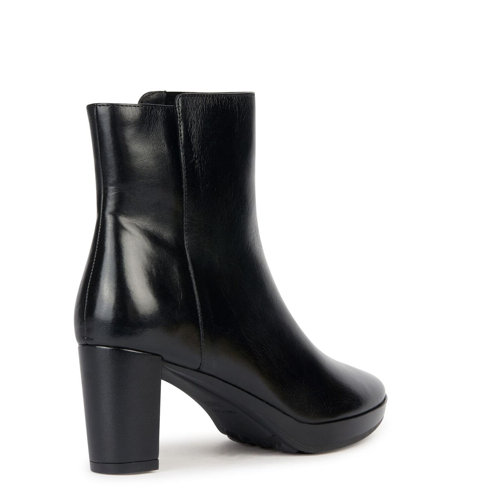 Geox Walk Pleasure 60 Ankle Boots D36TEC_00043 in Black