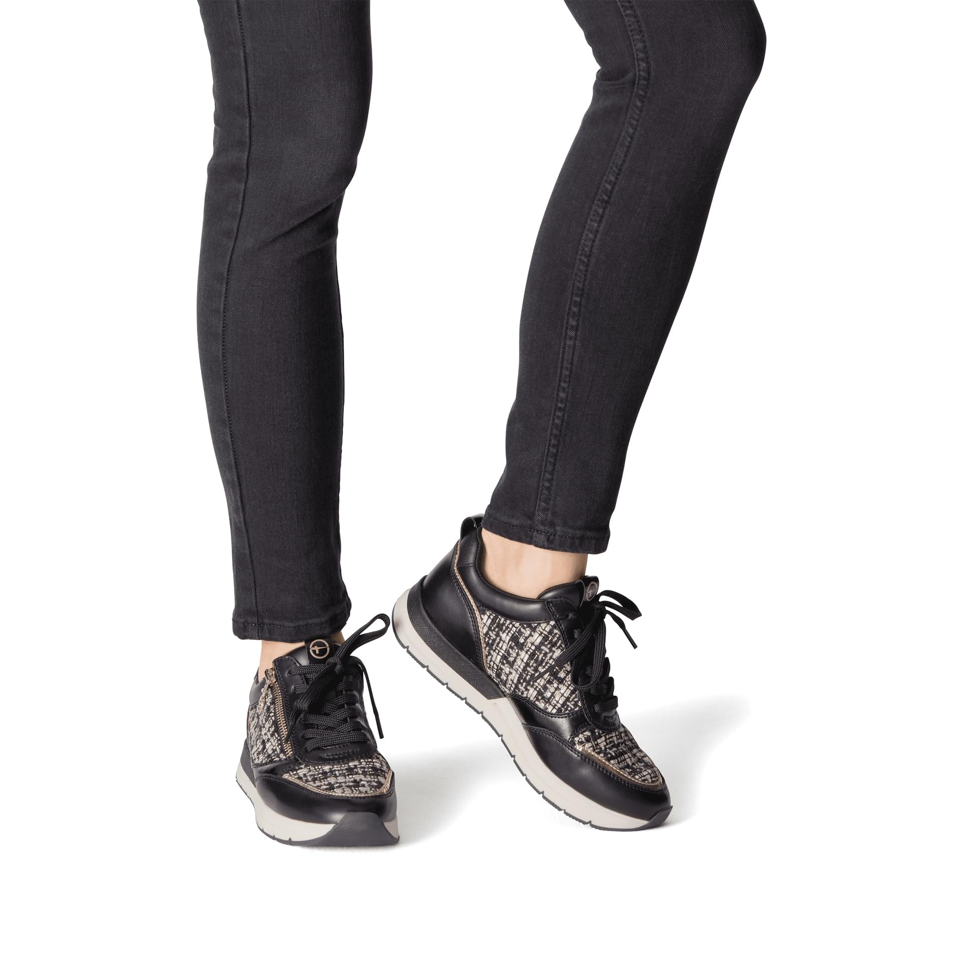 Tamaris Almina Sneakers 1-23732-41 in Black Struct.