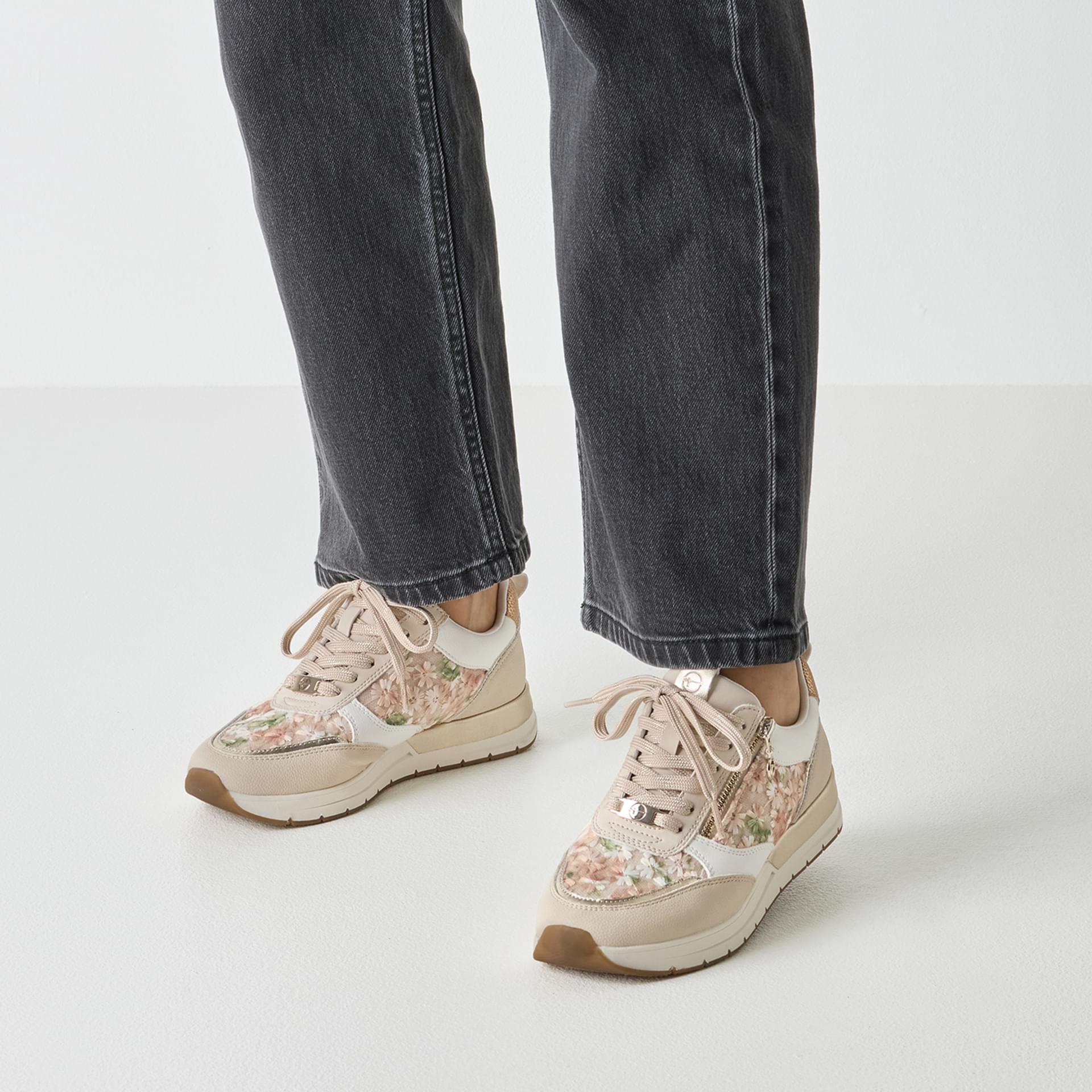 Tamaris Almina Sneakers 1-23732-41 in Beige Struct.