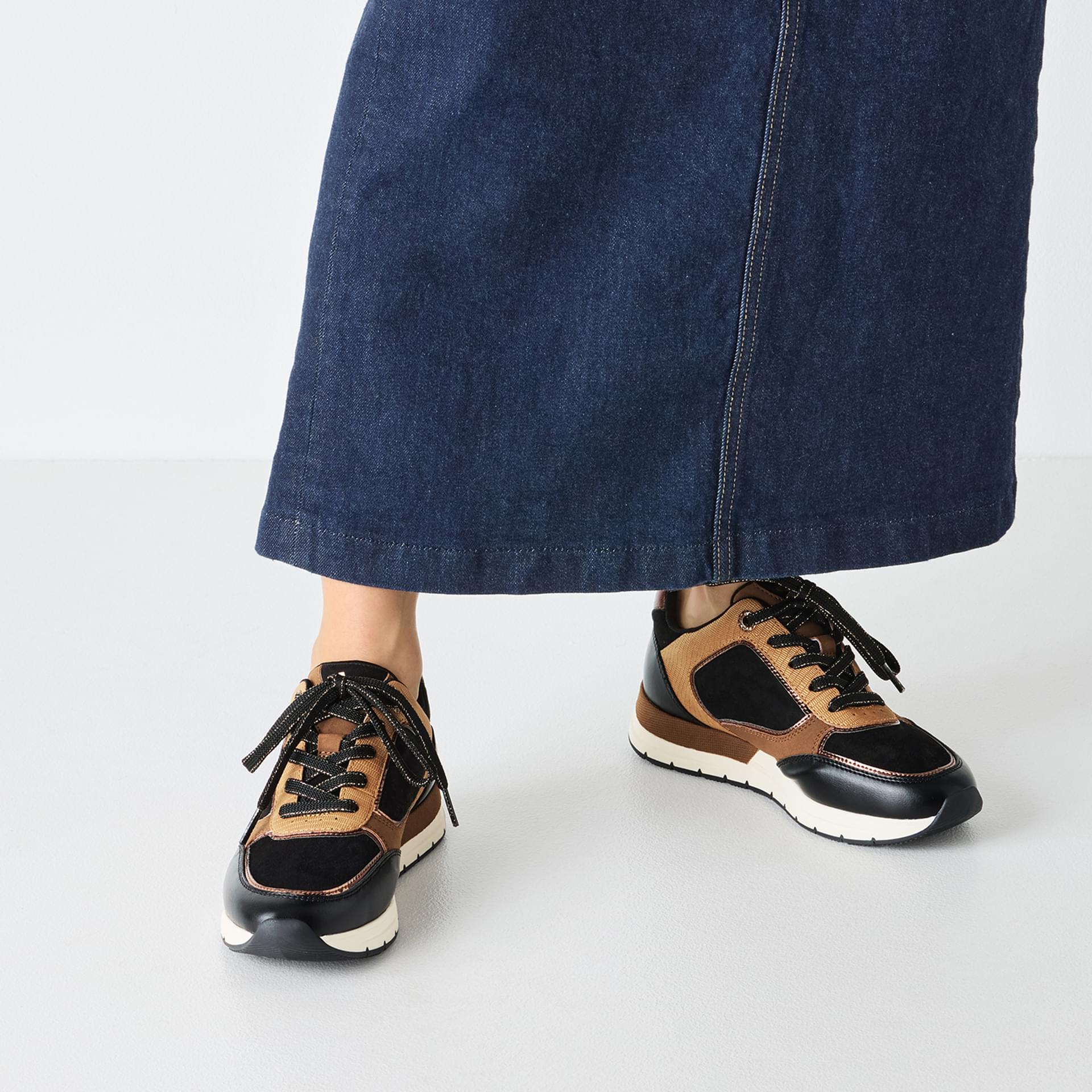 Tamaris Almina Sneakers 1-23768-45 in Black Comb