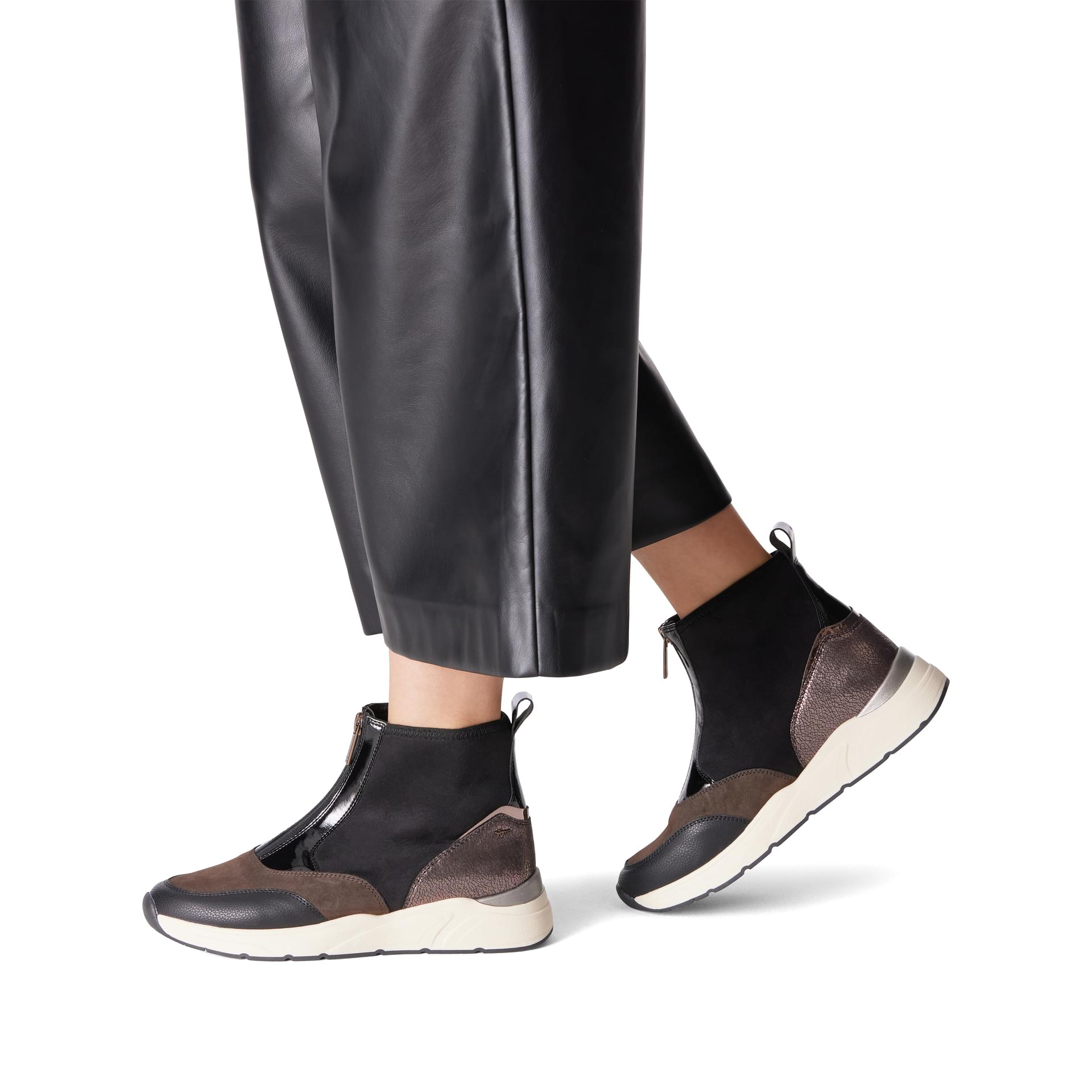 Tamaris Altina Sneakers 1-25254-43 in Black Comb