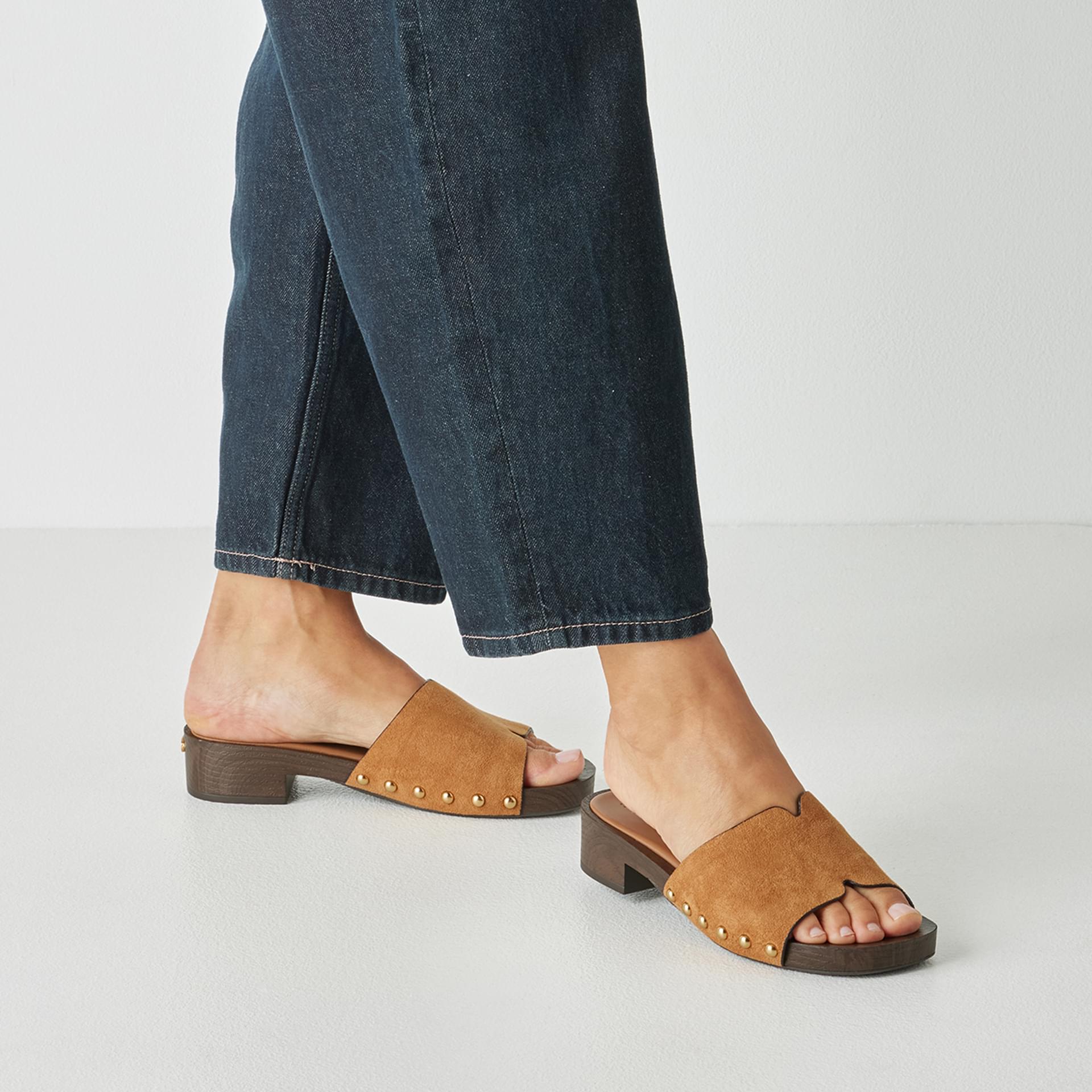 Tamaris Buela Flats 1-27118-46 in Cognac