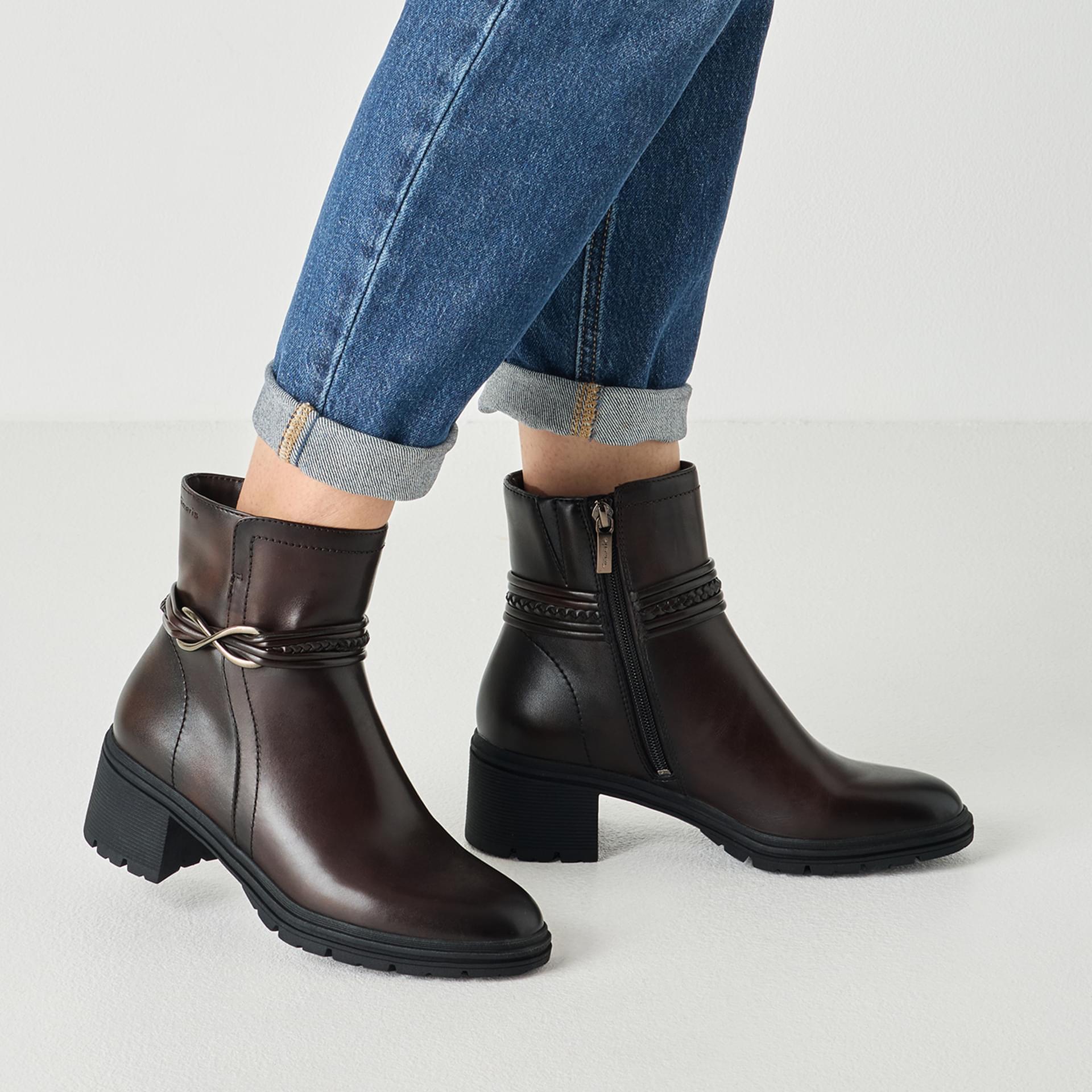 Tamaris Carolin Enkellaarsjes leer in Mocca (SKU 1-25492-47--304)