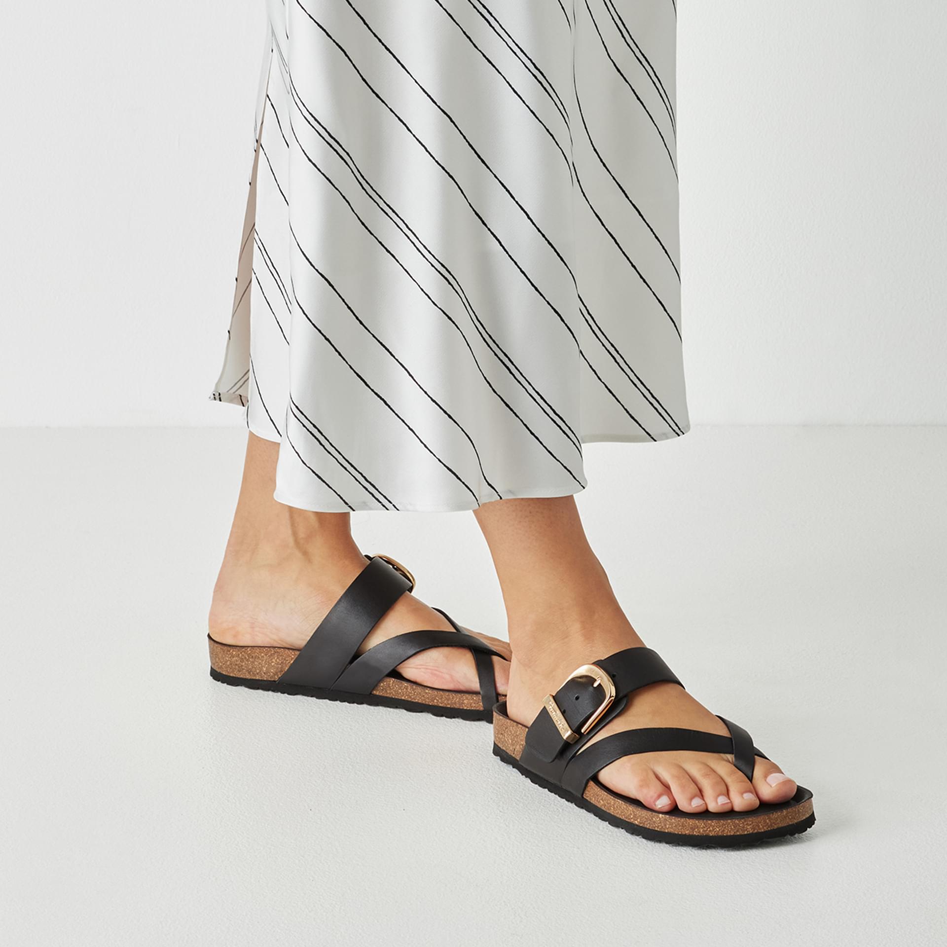 Tamaris Corra Instappers 1-27509-46 in Black