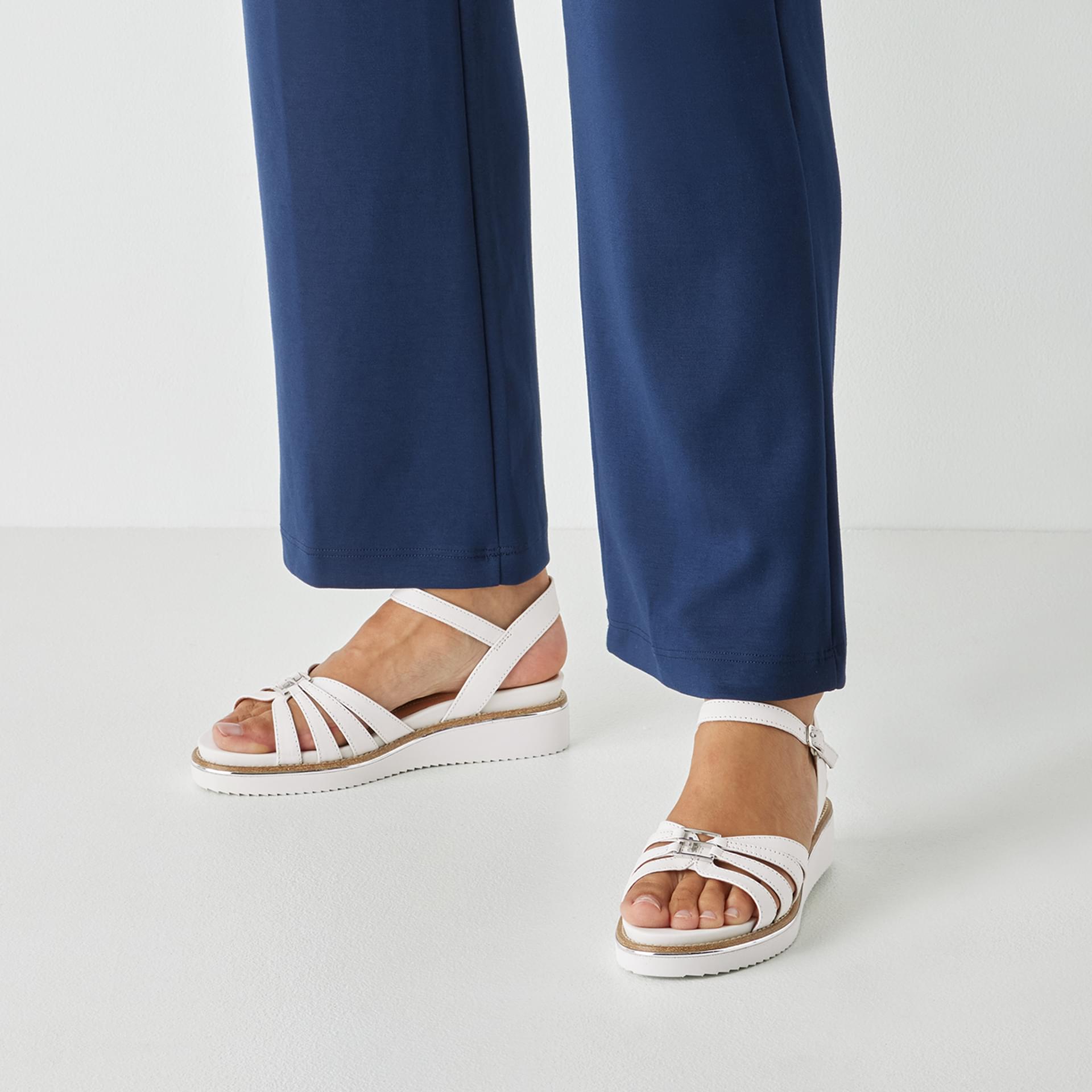 Tamaris Eda Sandalen 1-28242-46 in White