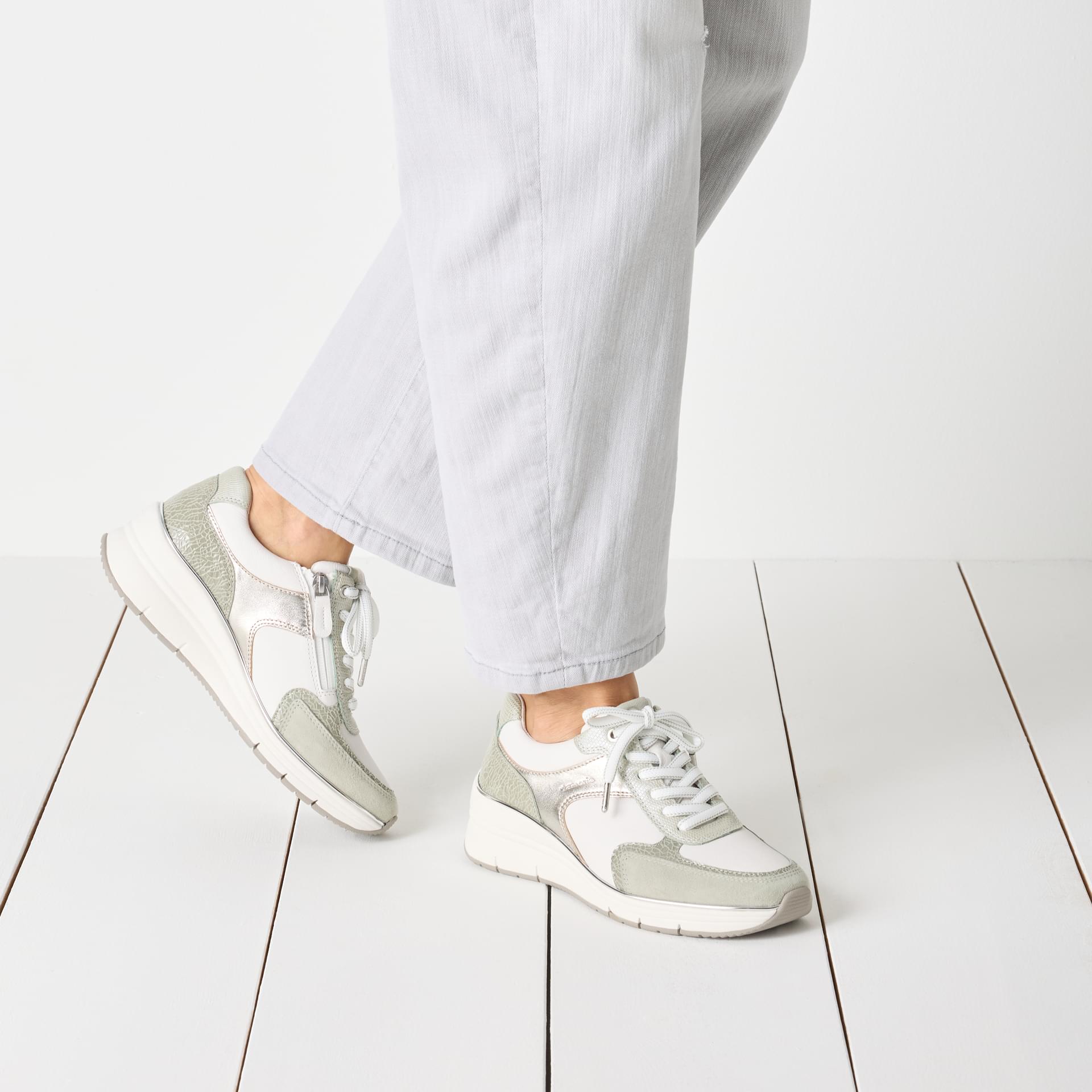 Tamaris Ela Sneakers 1-23764-43 in Sage Comb