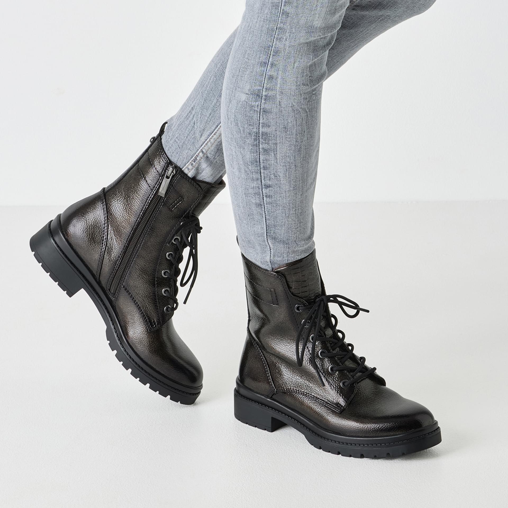 Tamaris Foteini Ankle Boots 1-25236-43 in Anthracite Pat