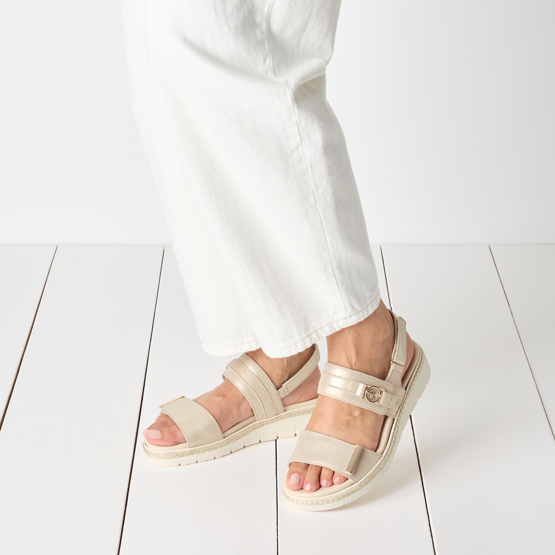 Tamaris Karlie Sandals 1-28264-44 in Champagne