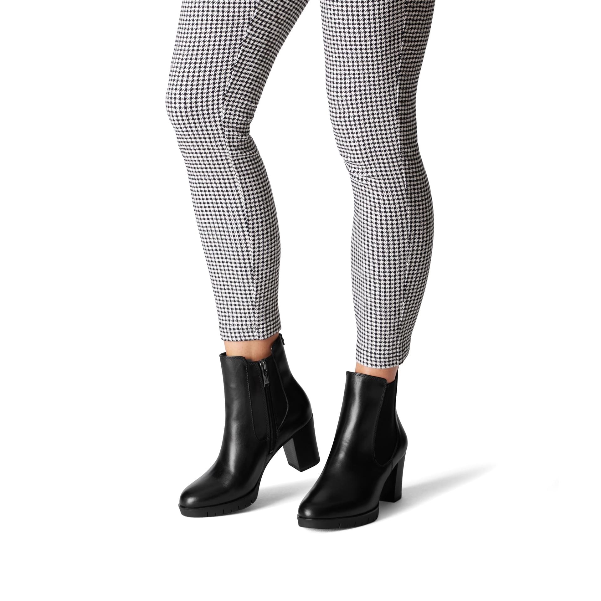 Tamaris Limonia Chelsea Boots 1-25416-43 in Black