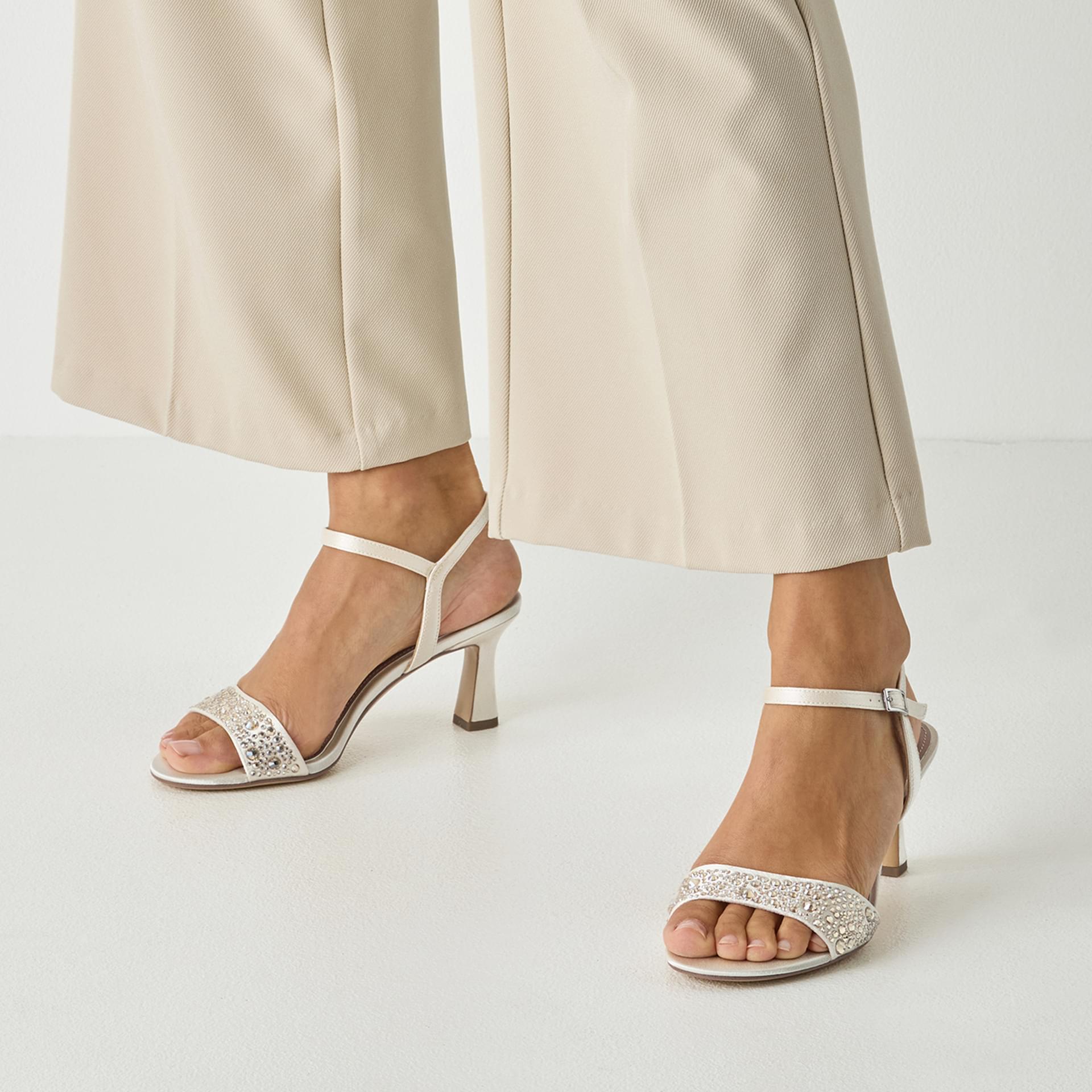 Tamaris Meliah Sandales 1-28313-46 in Pearl Glam