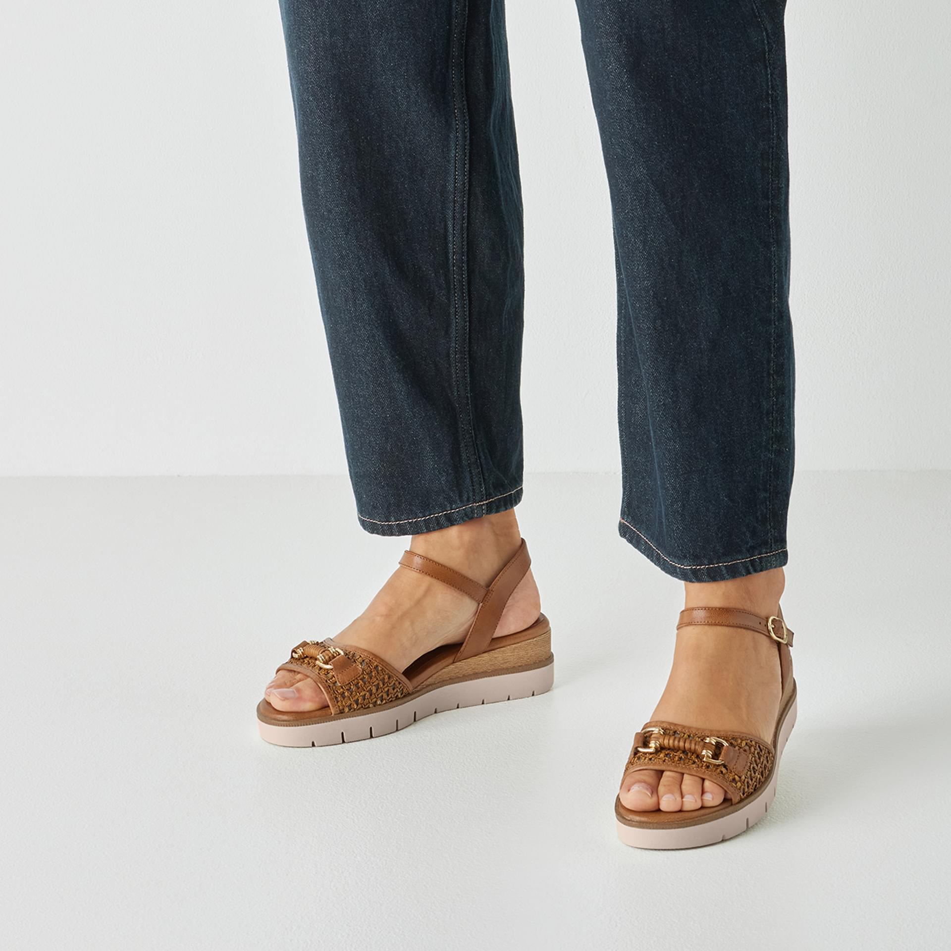 Tamaris Michi Sandales 1-28215-46 in Cognac