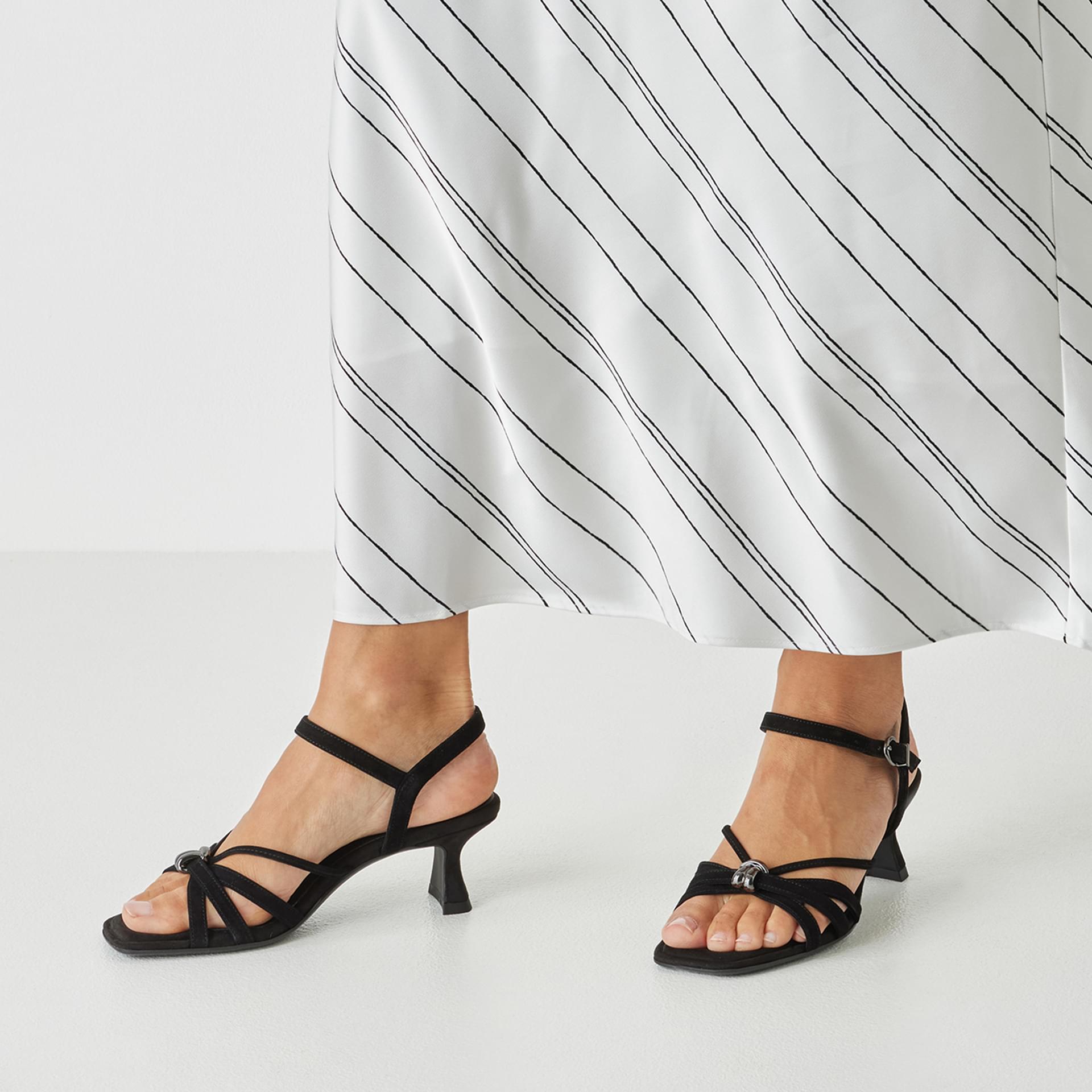 Tamaris Narcissus Sandalen 1-28338-46 in Black