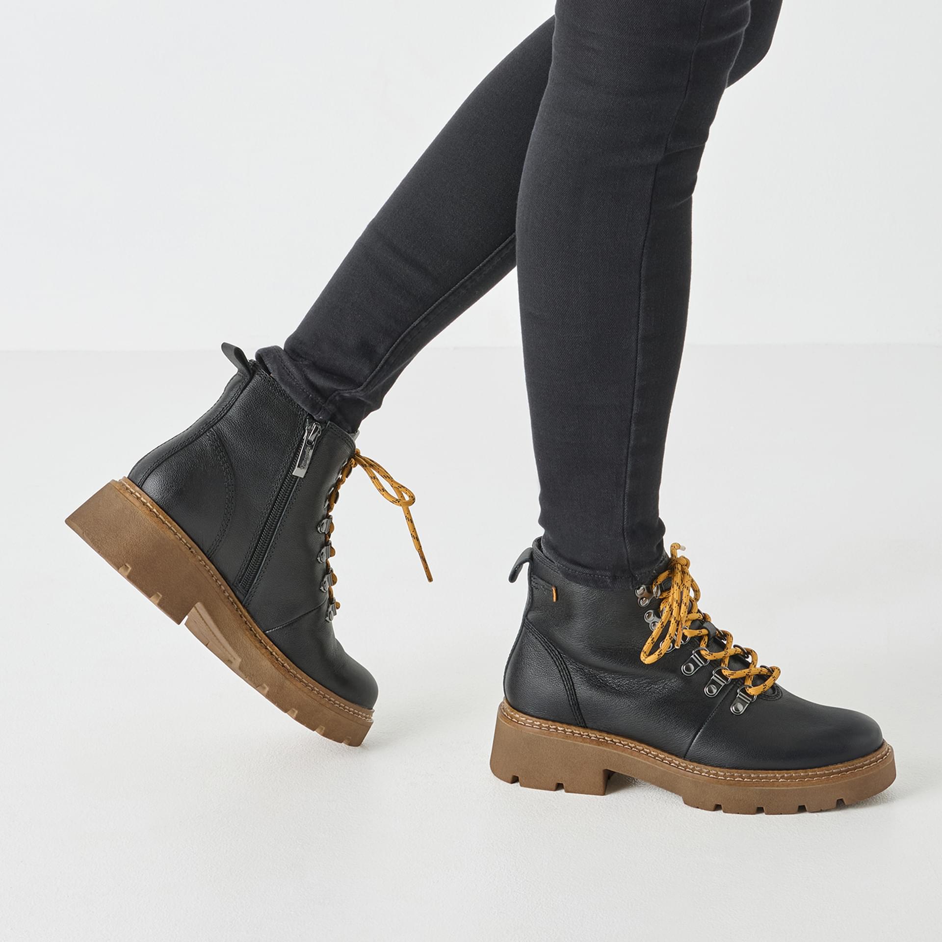 Tamaris Novana Ankle Boots 1-25212-45 in Black