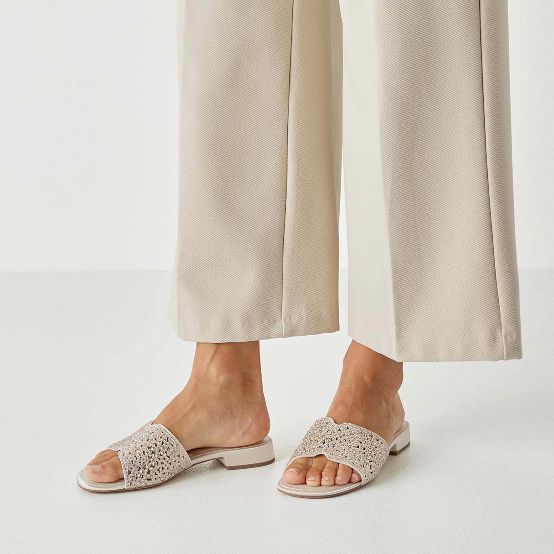 Tamaris Novika Flats 1-27129-46 in Pearl Glam