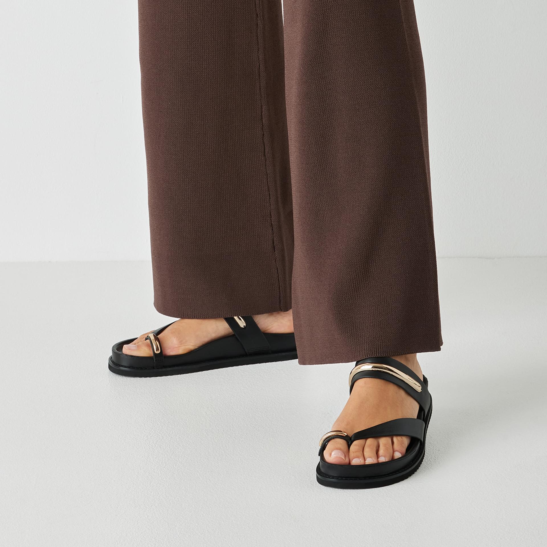 Tamaris Olearia Instappers 1-27415-46 in Black