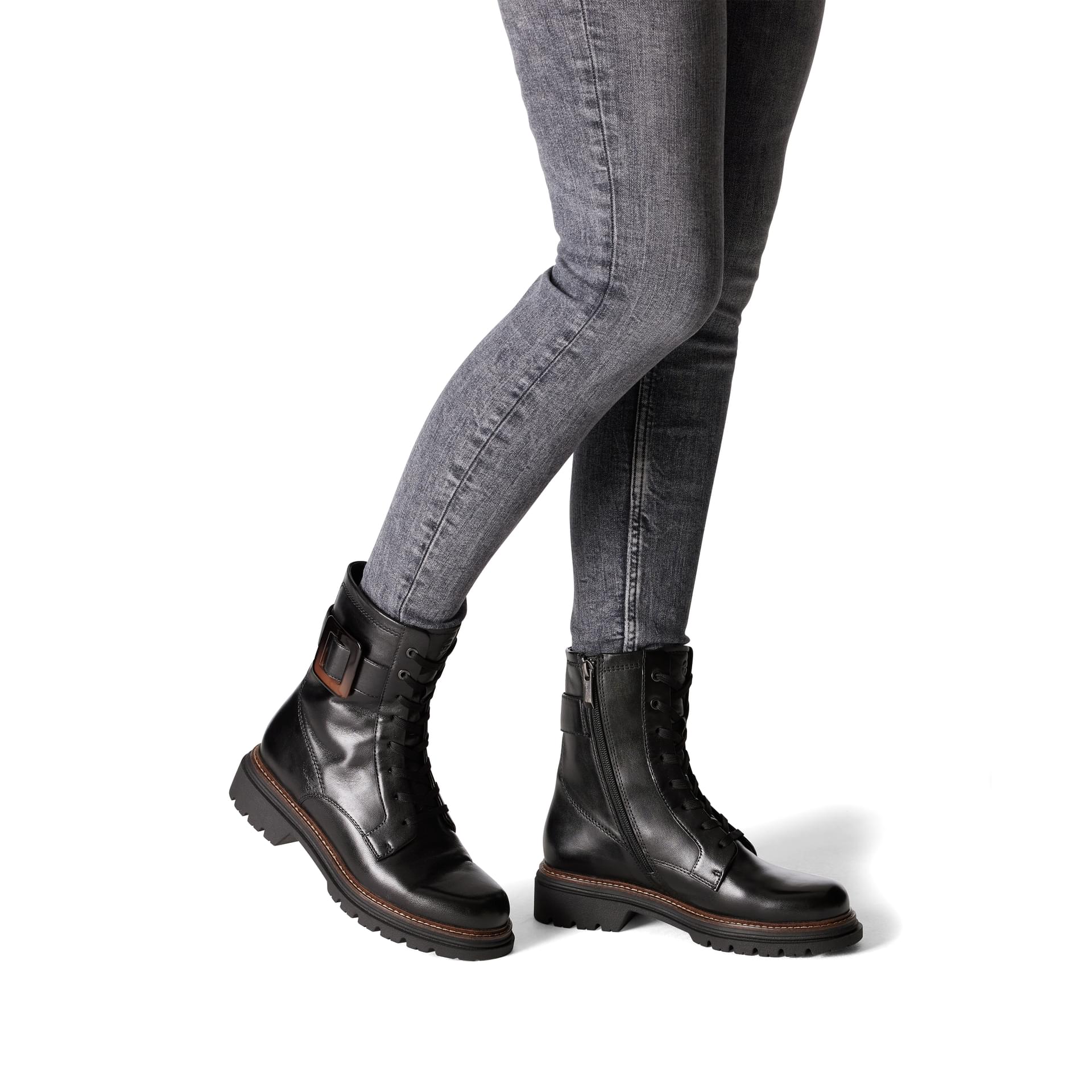 Tamaris Rakete Ankle Boots 1-25221-43 in Black Leather
