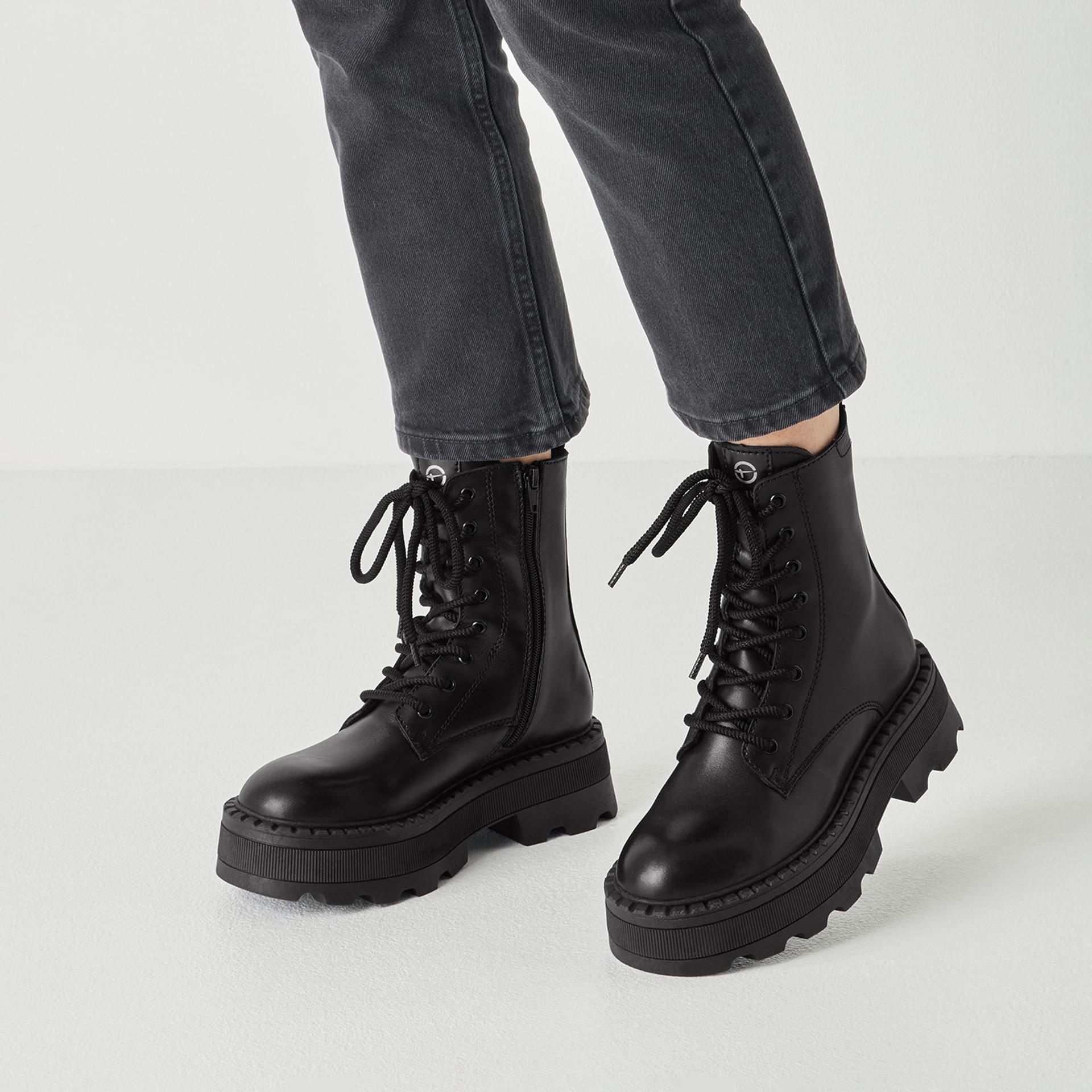 Tamaris Robina Enkellaarsjes leer in Black (SKU 1-25238-47--001)