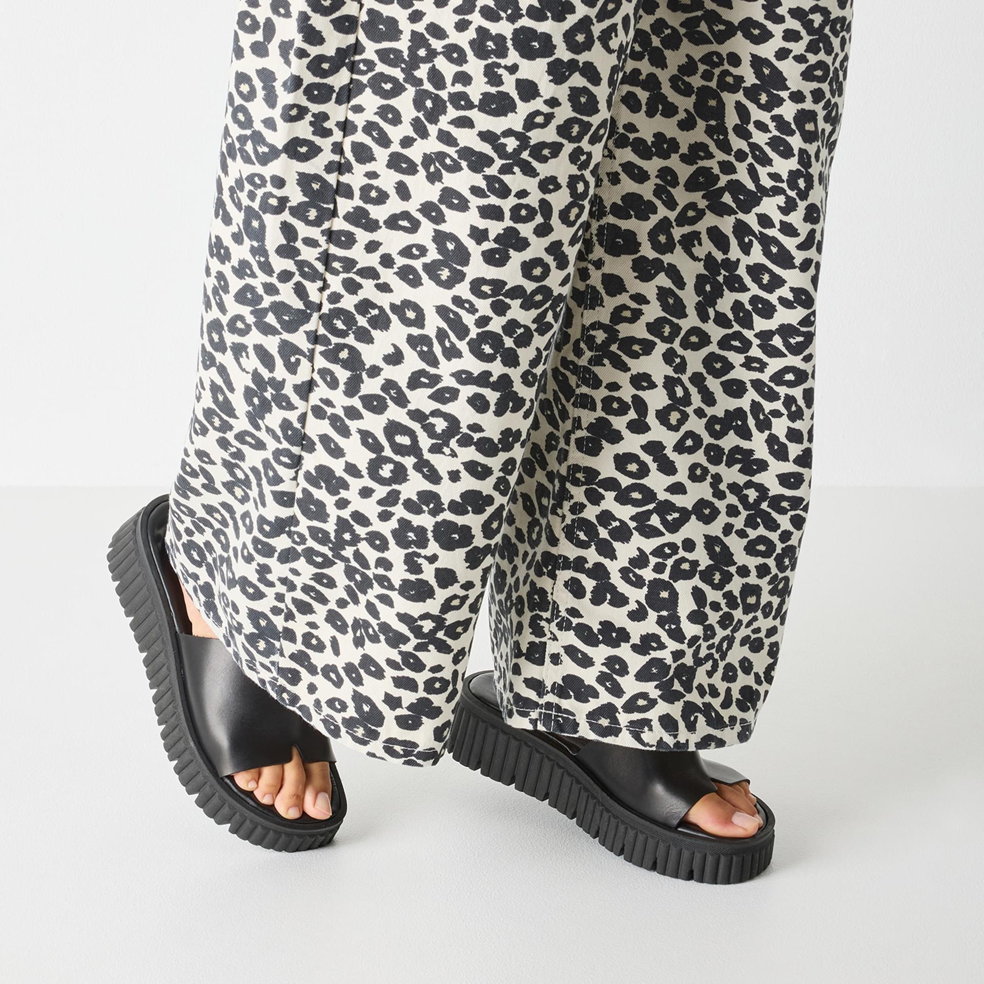 Tamaris Santal Loafers 1-27216-44 in Black