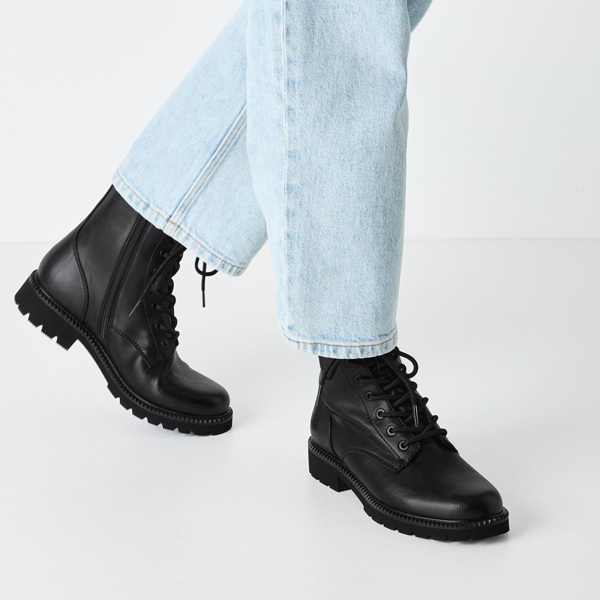 Tamaris Tulsa Ankle Boots in Black (SKU 1-25215-45--001)