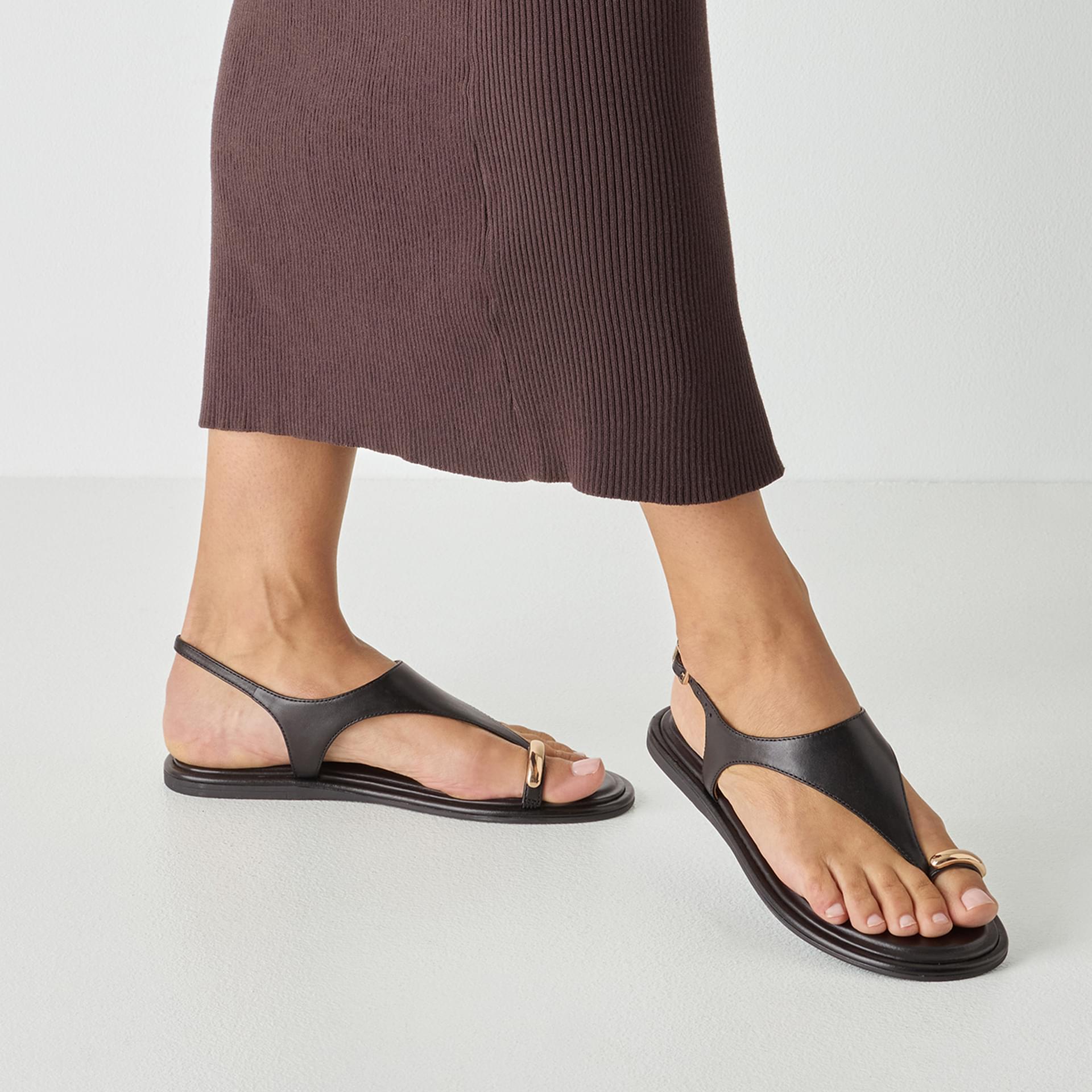 Tamaris Viella Sandals 1-28142-46 in Black Leather