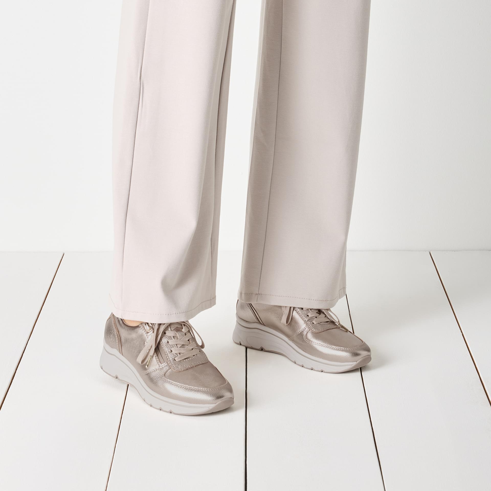 Tamaris Vinny Sneakers 1-23711-42 in Gold
