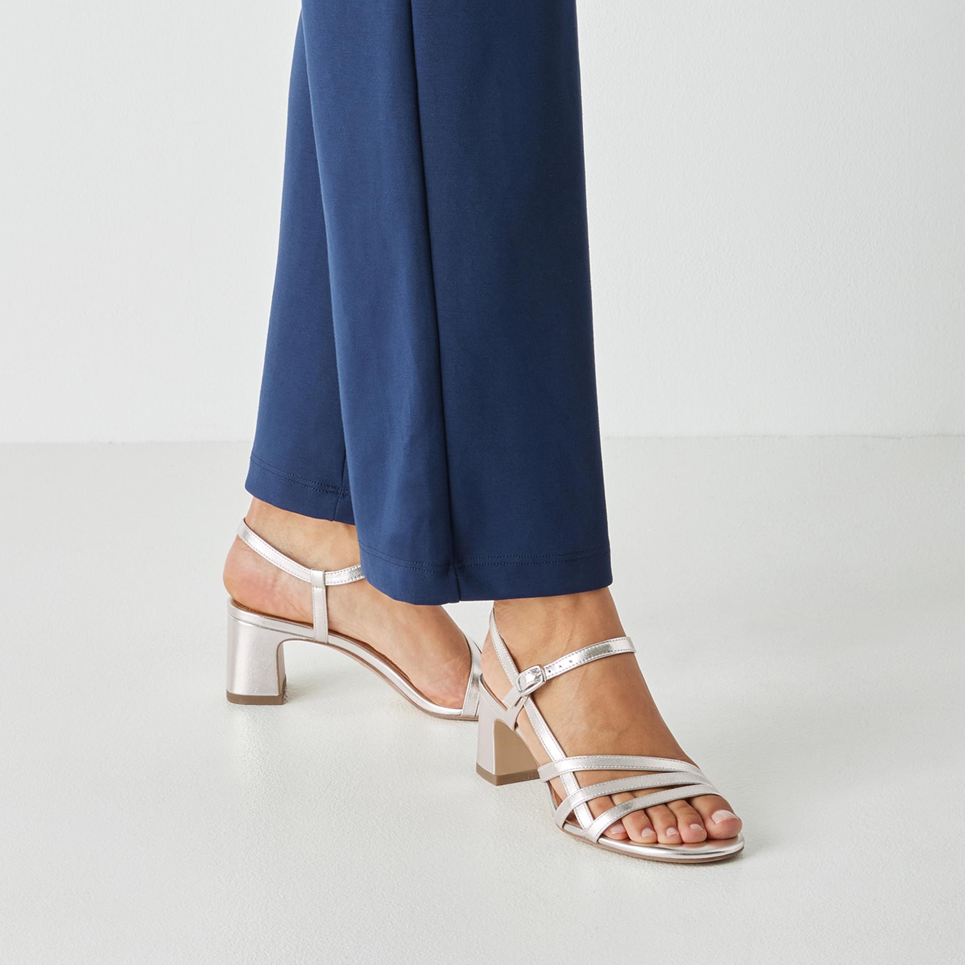 Tamaris Whitnee Sandalen 1-28350-46 in Platinum