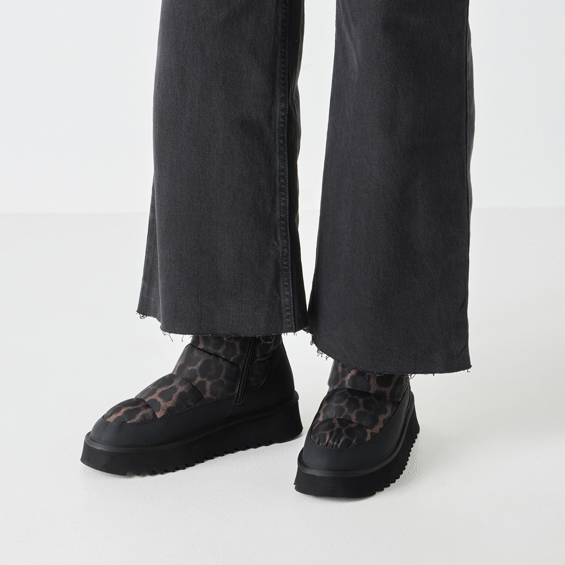 Tamaris Zamora Enkellaarsjes 1-26810-45 in Black/Leopard