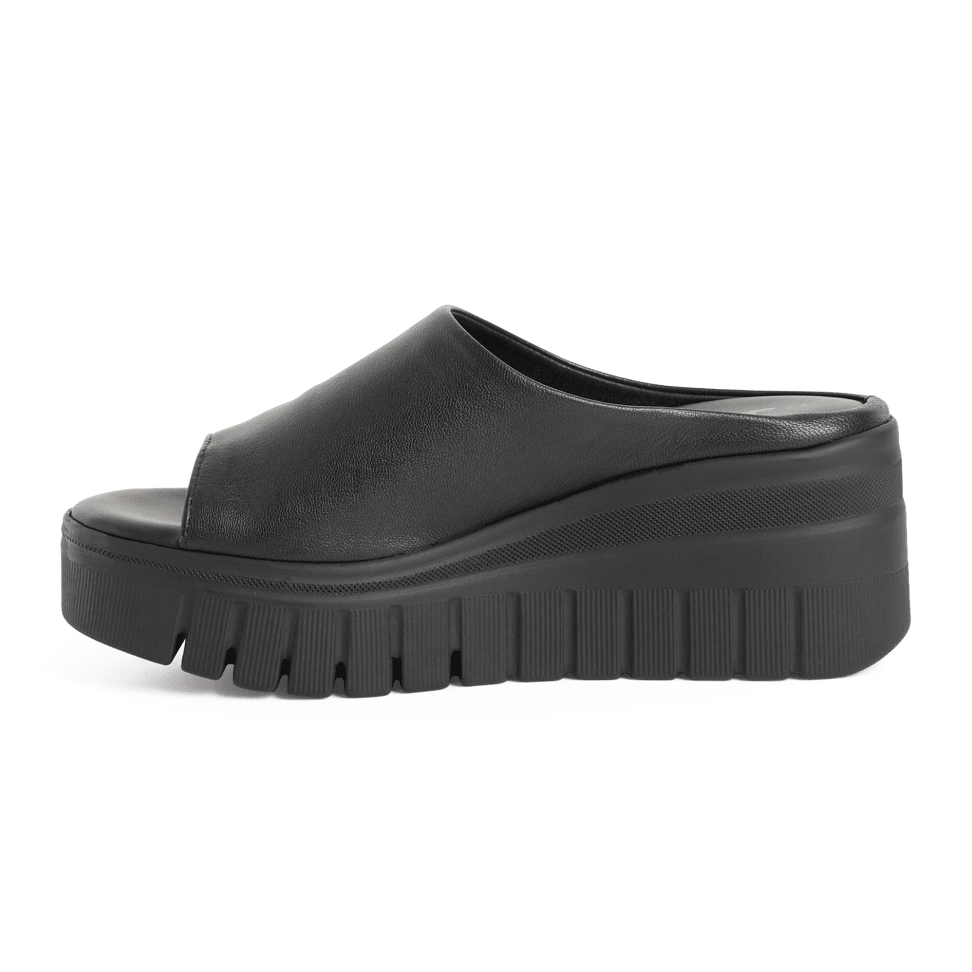 Tamaris Cobe Loafers 1-27206-46 in Black