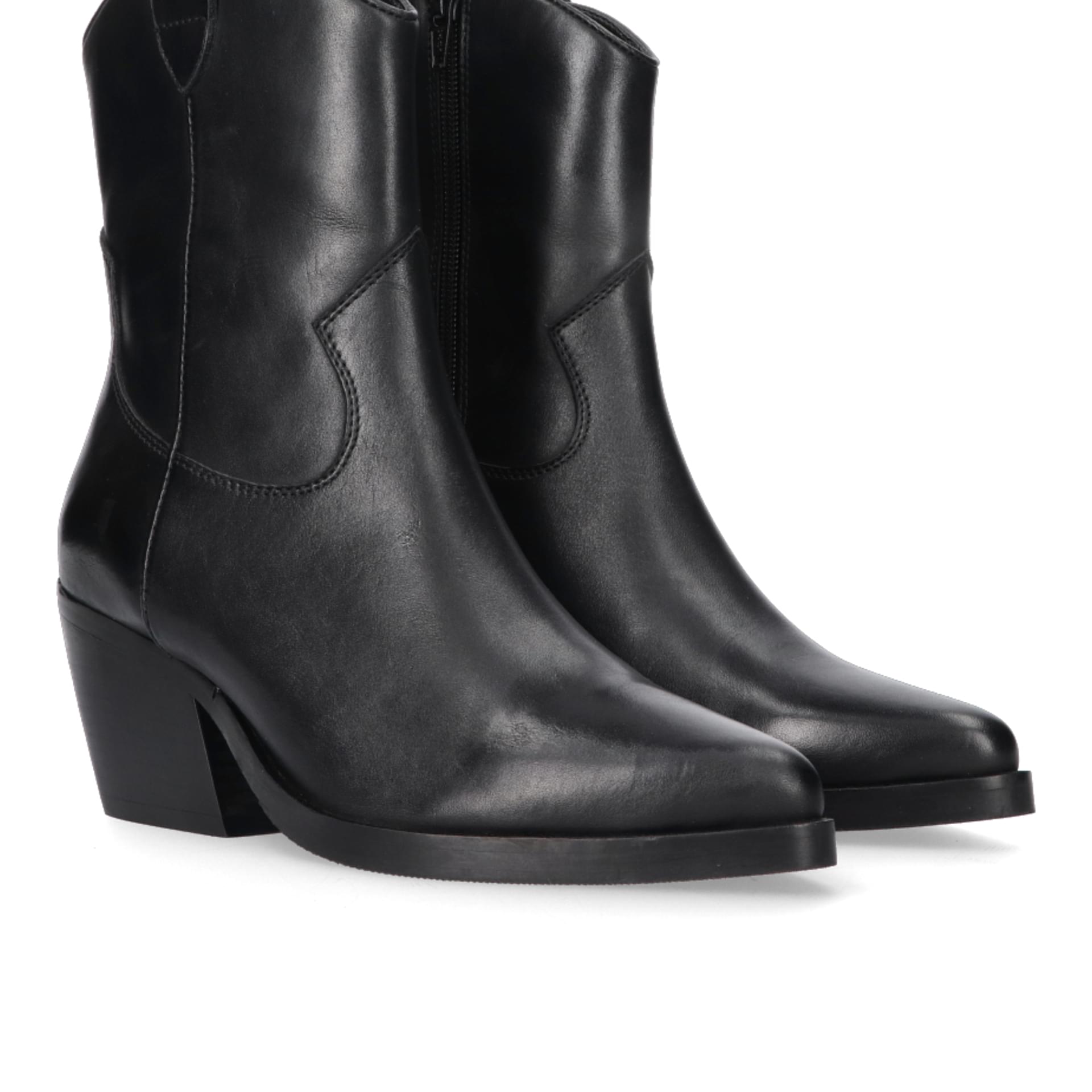 Tango Mavis Boots MAVIS_502 in Black